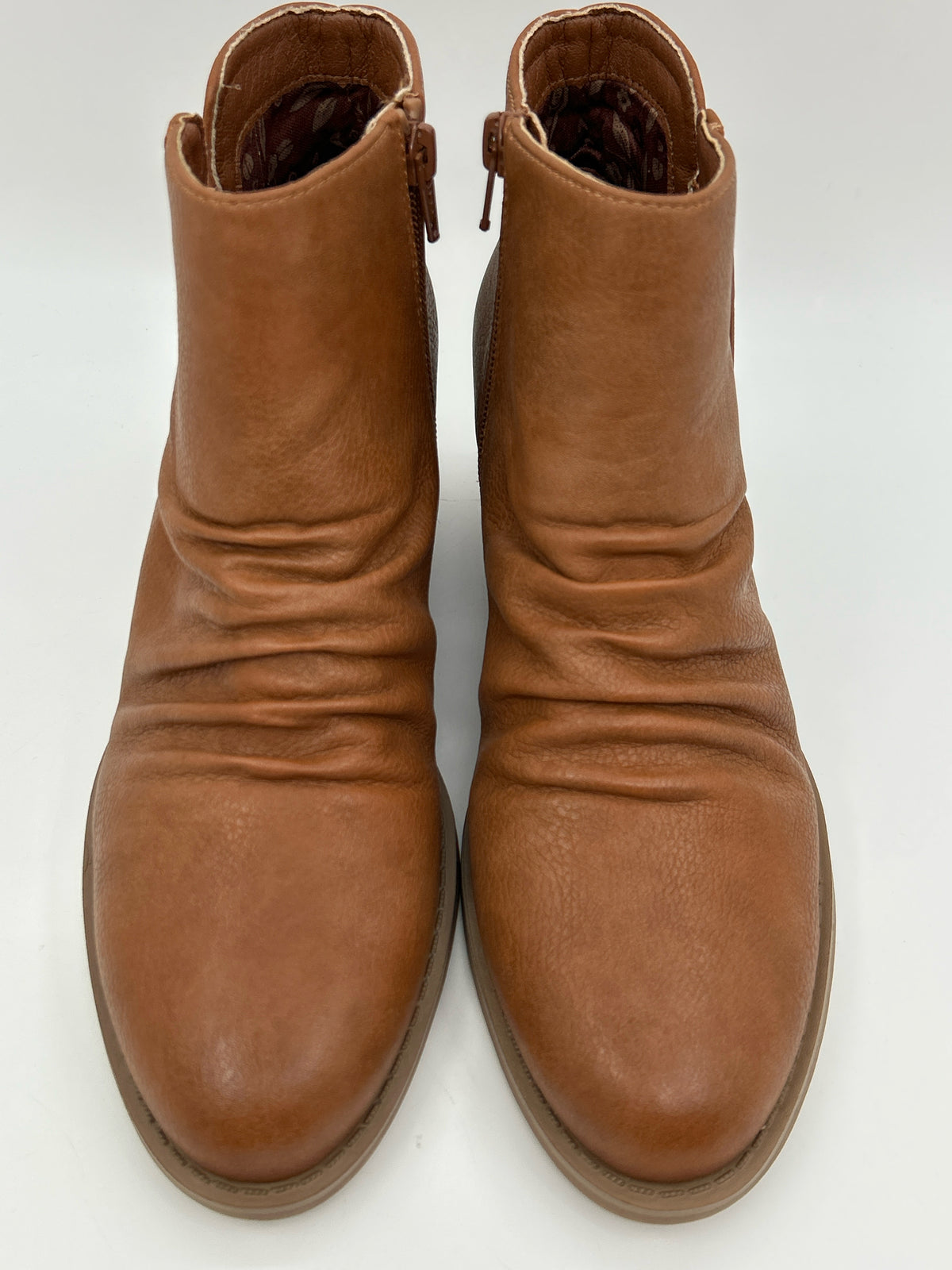 BARETRAPS NIB Size 8M Tan Women Booties