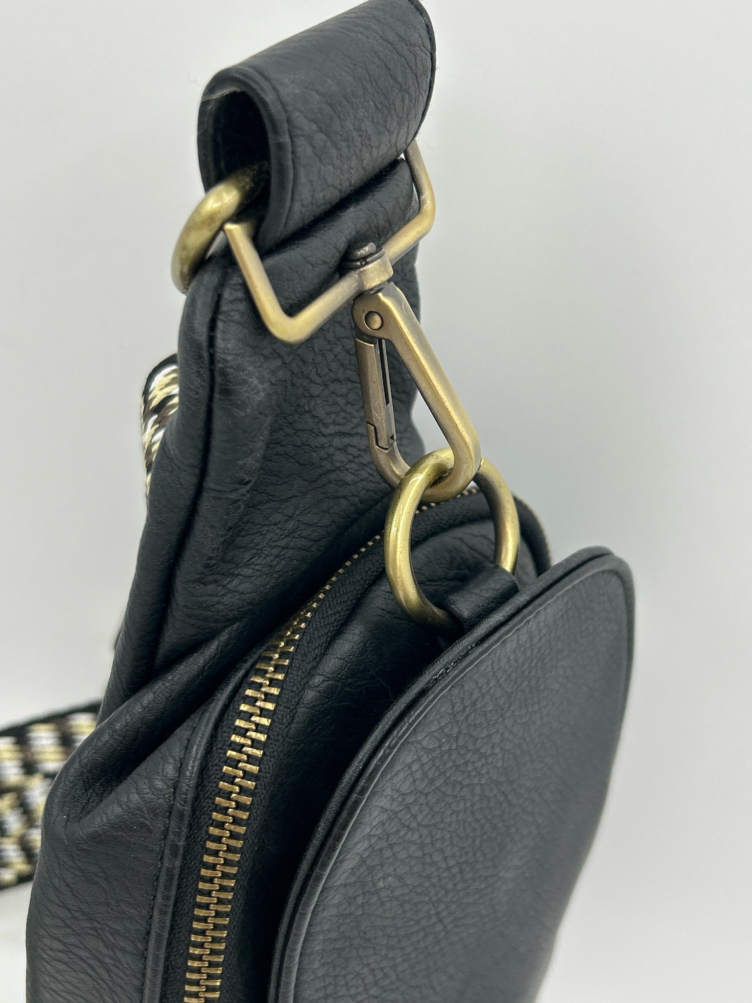URBAN ORIGINALS Black Women Purse