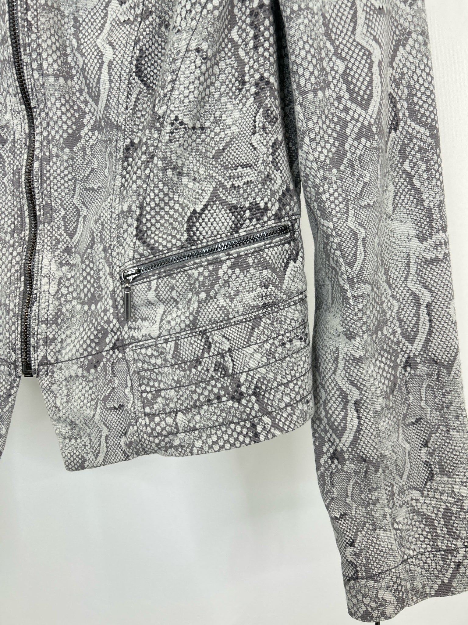 White House Black Market Size 4 Animal Print Women Jacket