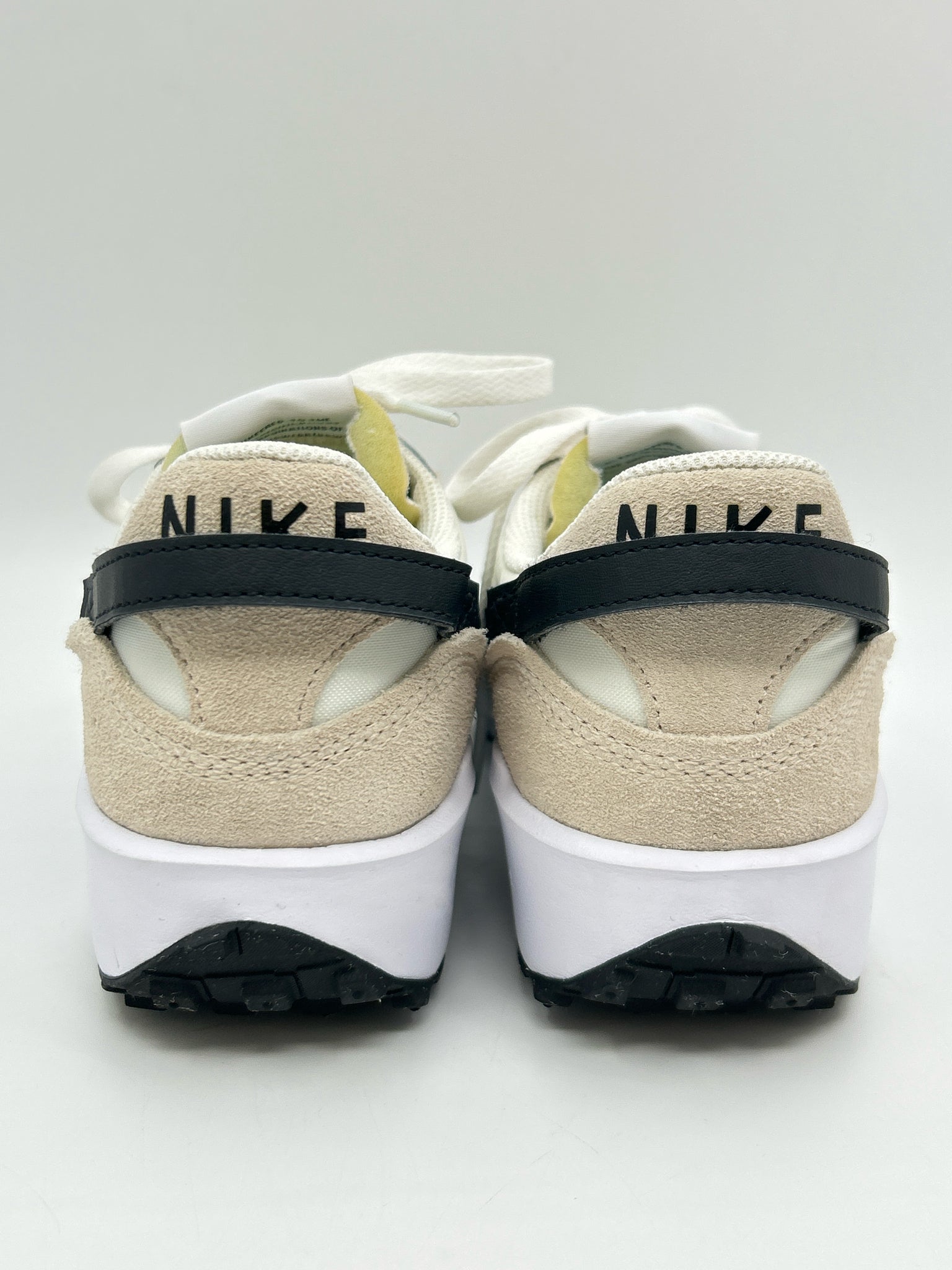 NIKE Size 8 Beige Women Sneakers