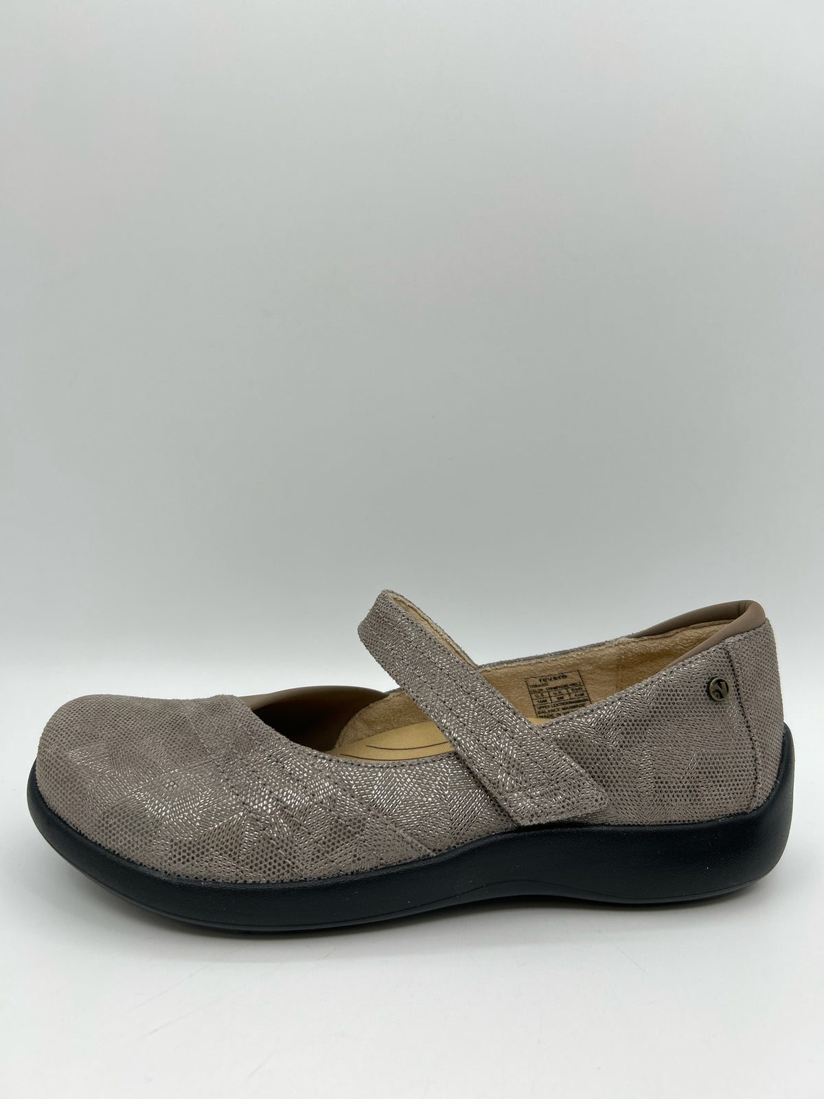 REVERE NIB Size 10M Champagne Women Shoes