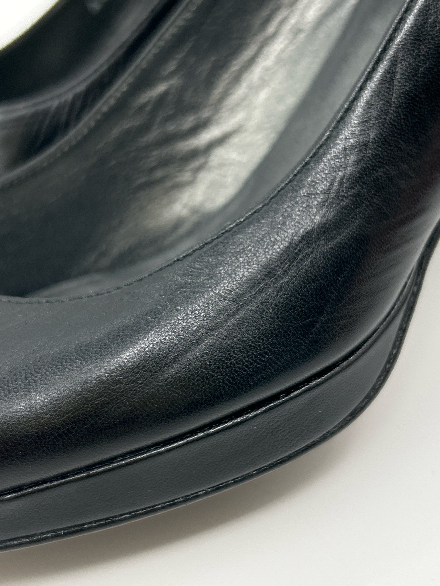 STUART WEITZMAN Size 8.5M Black Women Pumps