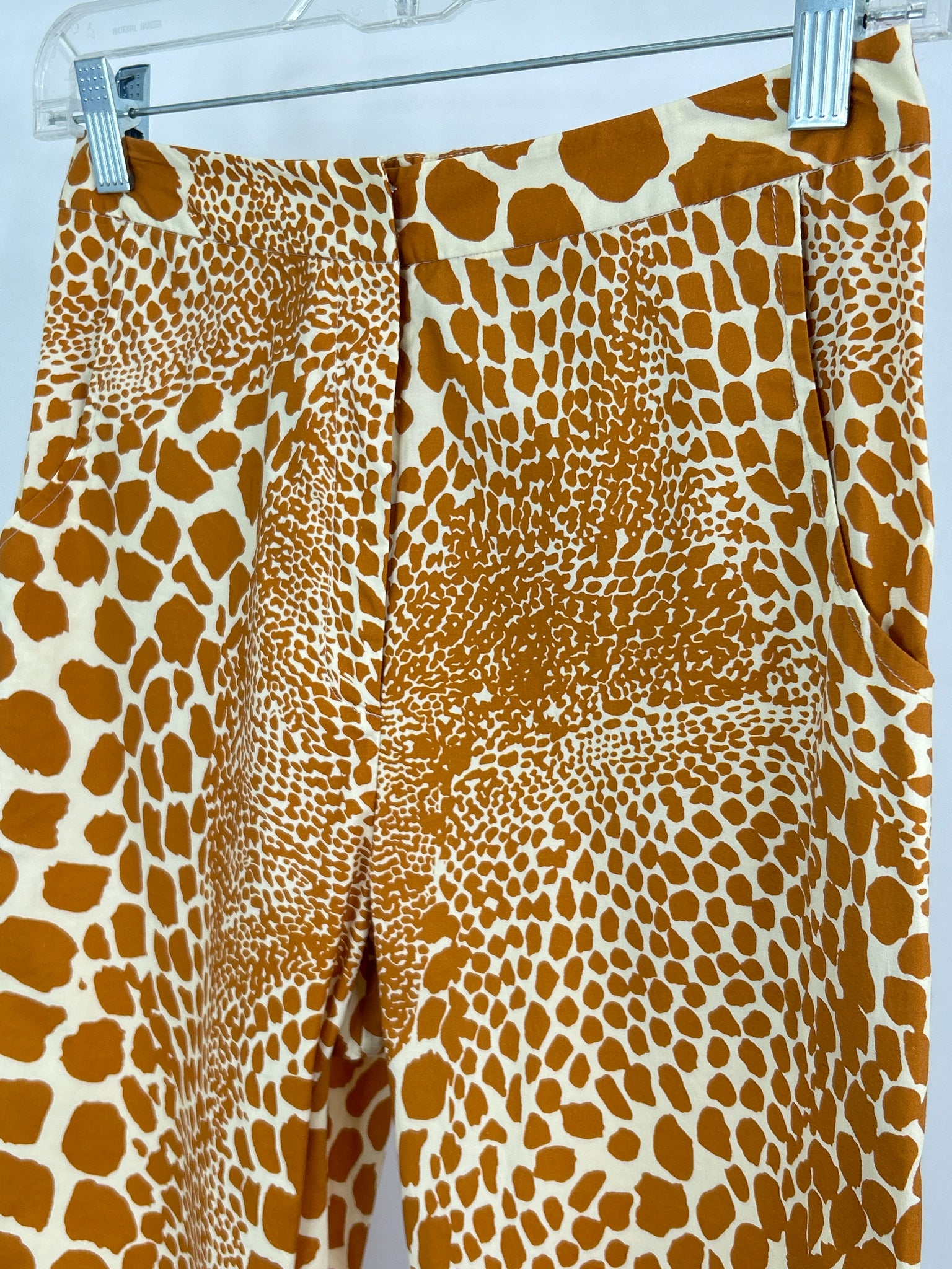 Flora Bea Size S CREAM AND ORANGE Women Pants