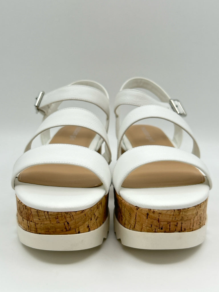 MADDEN GIRL Size 9.5M White Women's Sandal