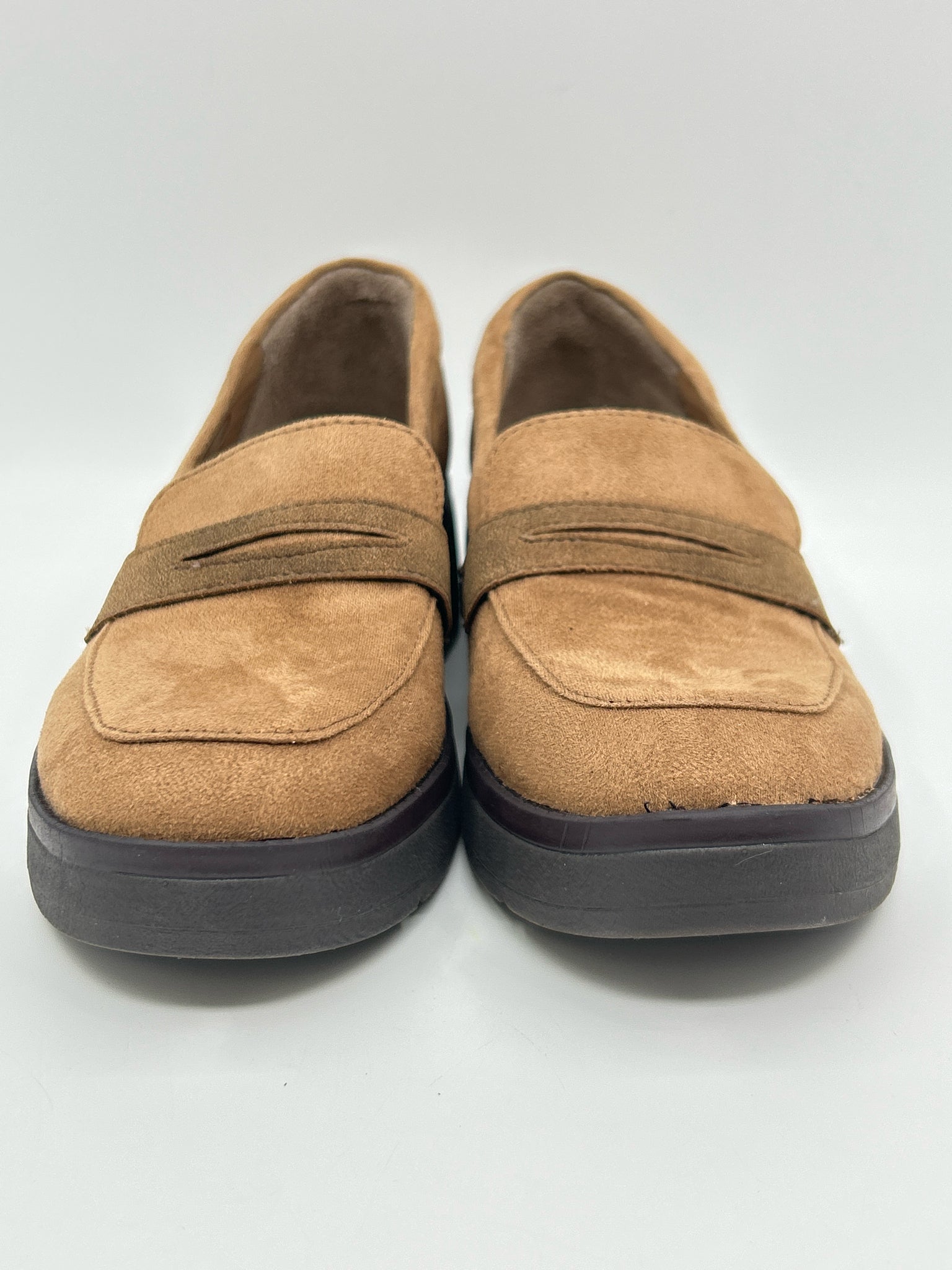 BZEES NWOB Size 8 Toffee Women Loafer