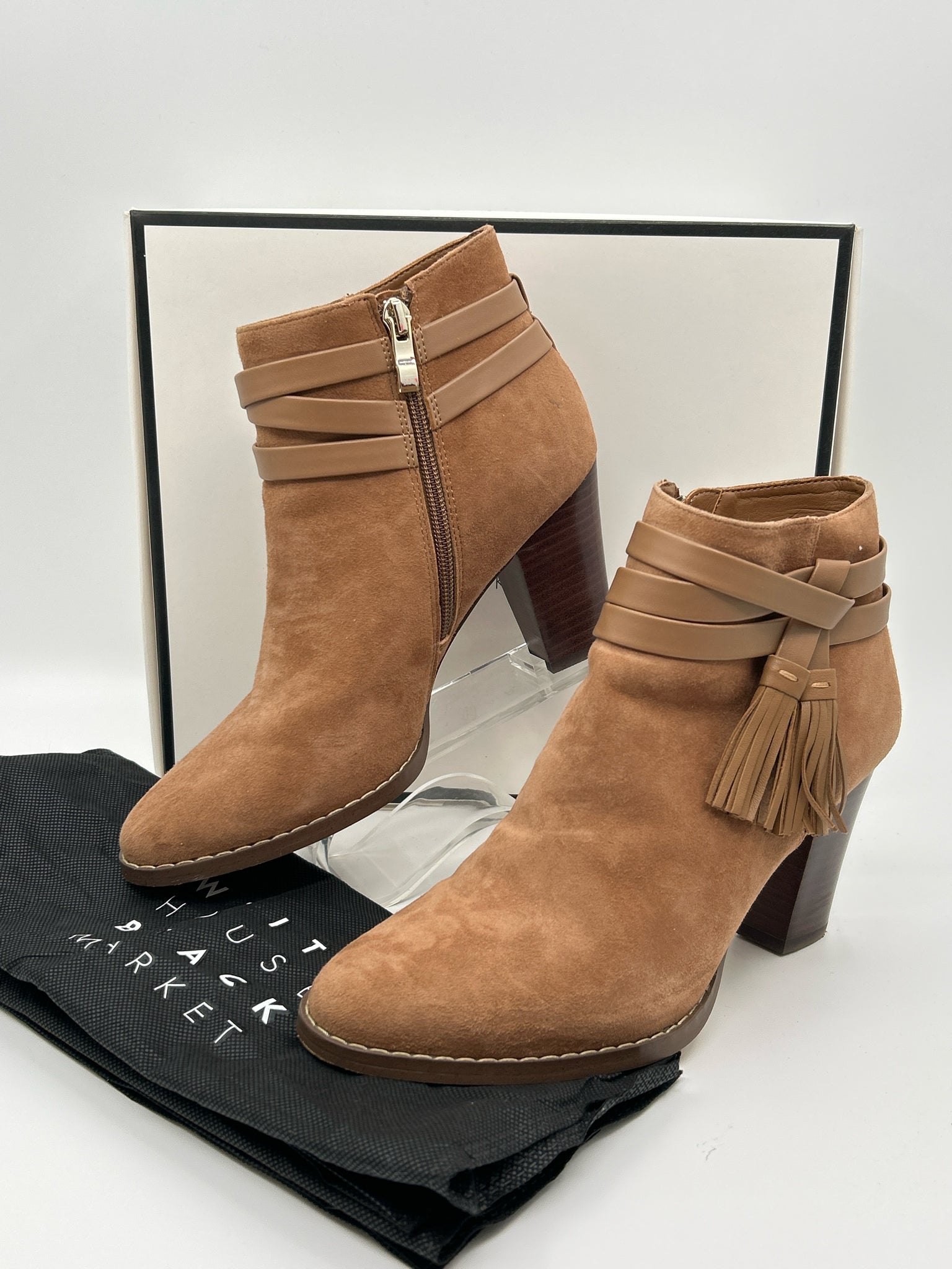 White House Black Market Size 8M Camel Women Booties