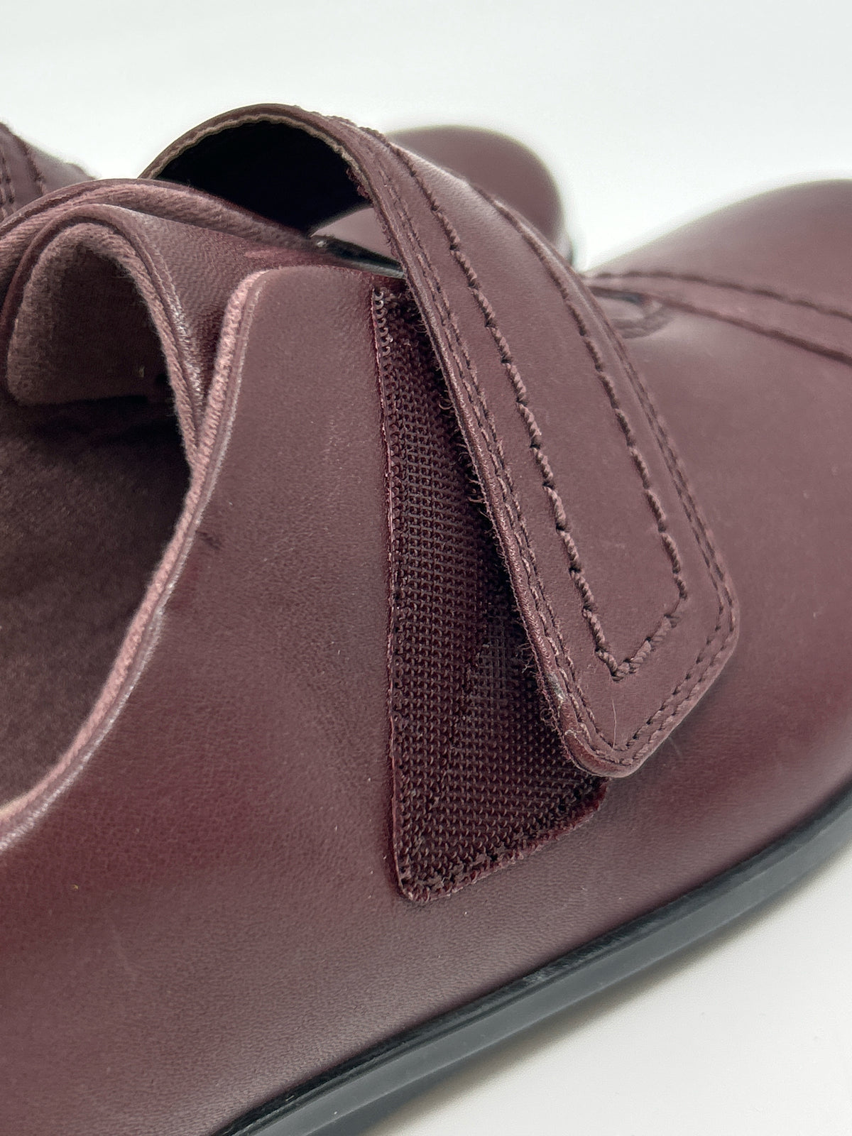 CLARKS COLLECTION NWOB Size 7 Burgundy Women Shoes