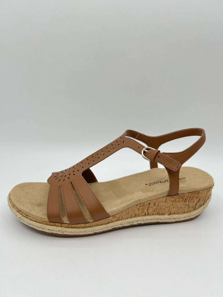 EASY STREET Size 9.5M Tan Women's Sandal