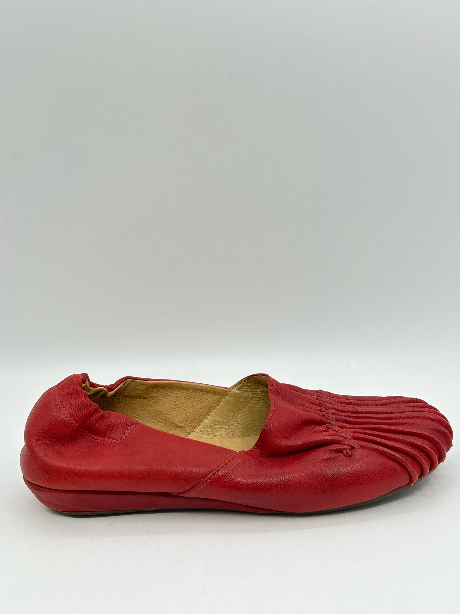 CHOCOLAT BLU Size 7 Red Women Flats