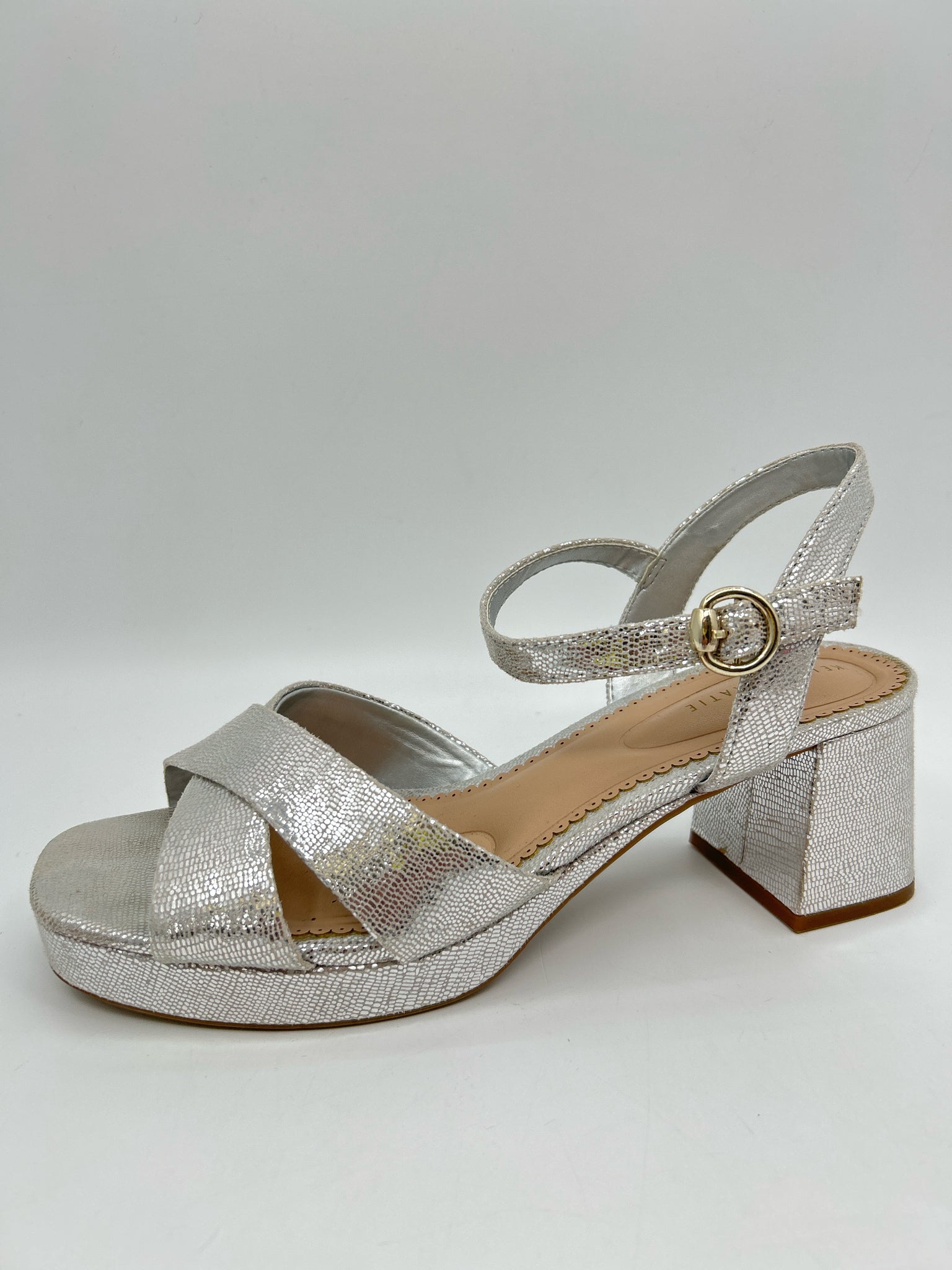 KELLY & KATIE Size 8.5M Silver Women Sandal