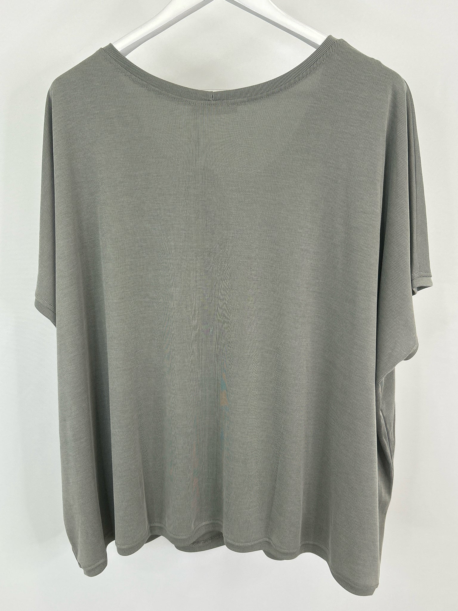 ALEMBIKA NWT Size XL Gray Women Top
