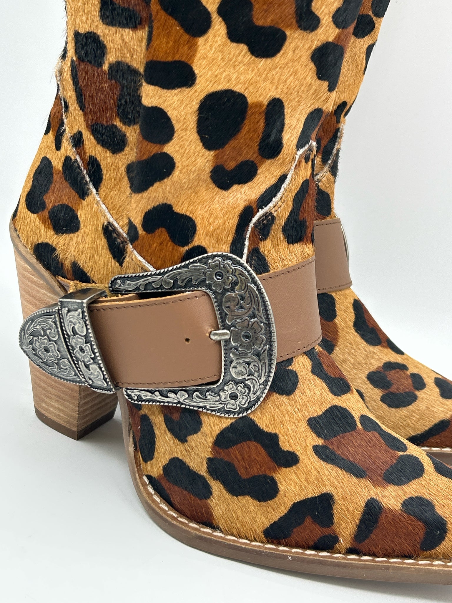 DINGO Size 8.5M tan & black Women Boots