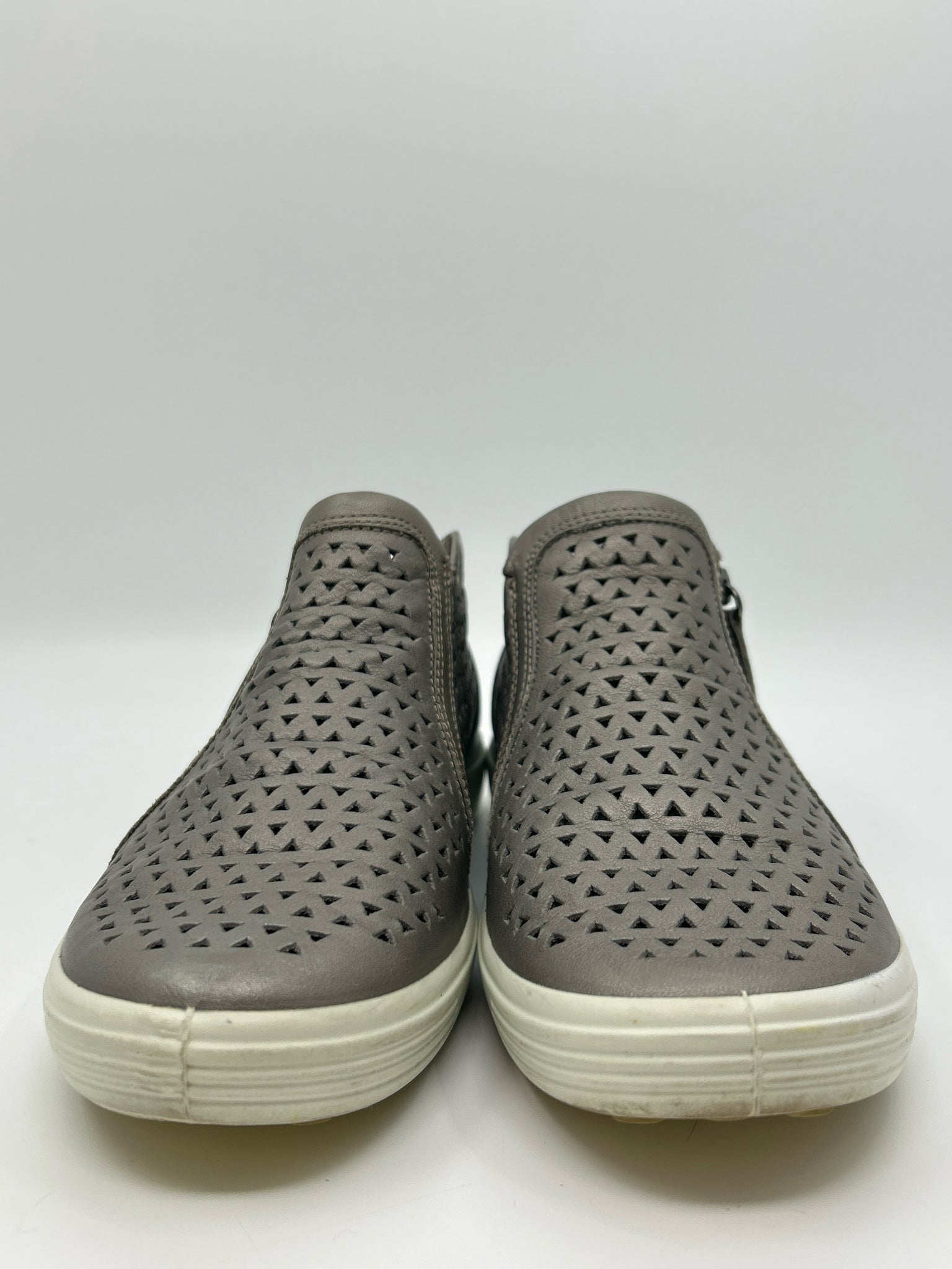 ECCO Size 9 Grey Women Booties