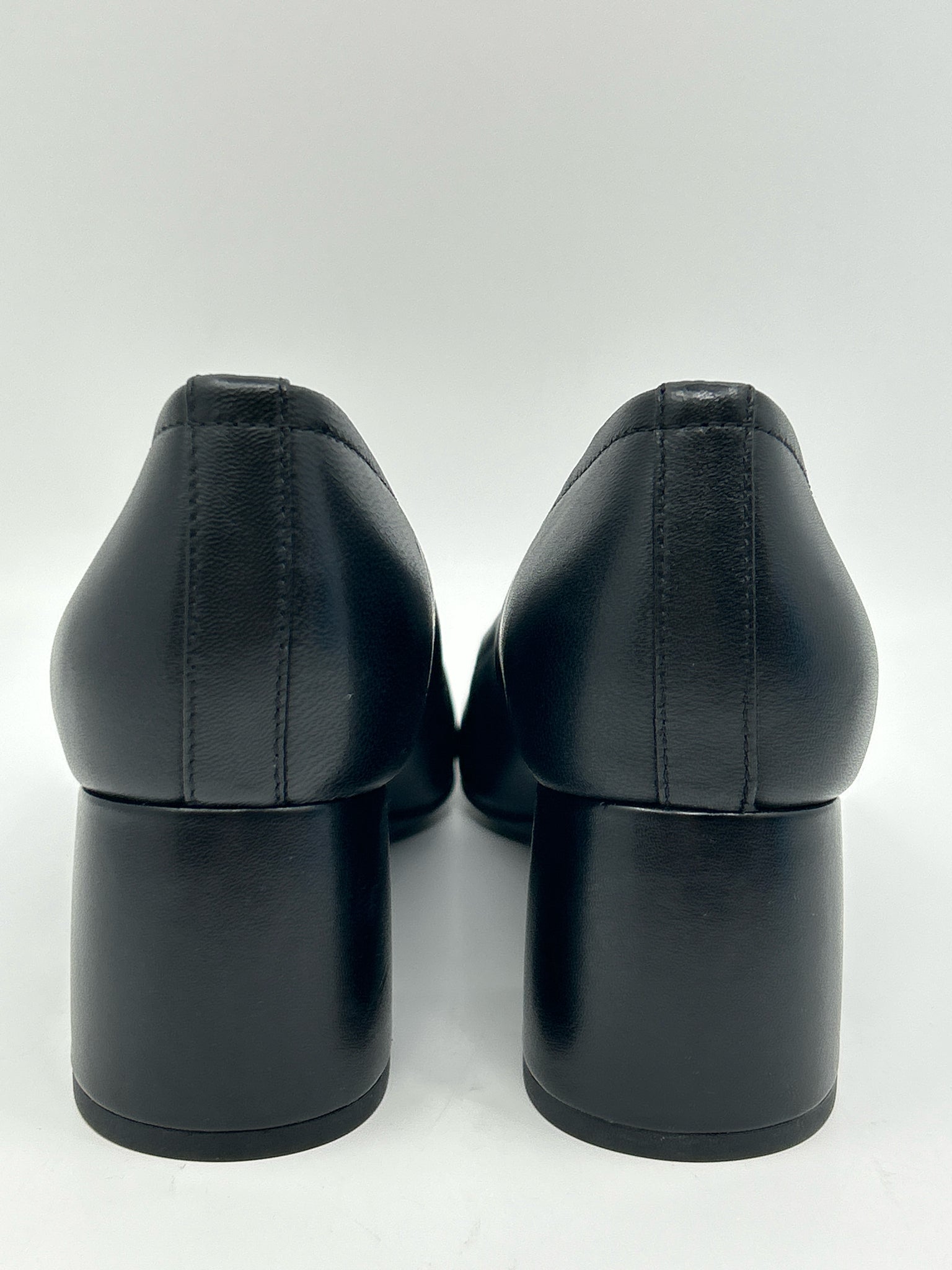 VIONIC NWOB Size 9 Black Women Pumps