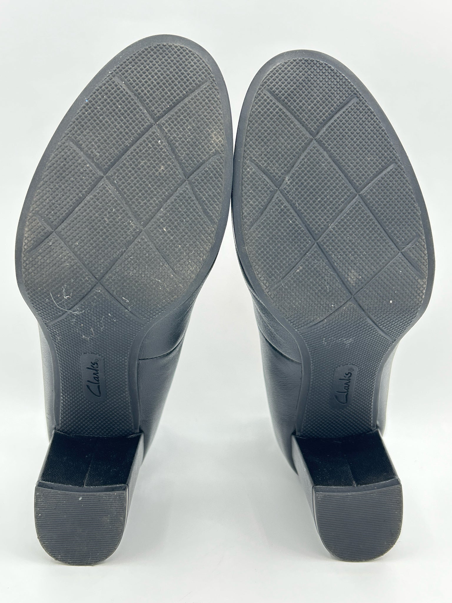 CLARKS COLLECTION Size 8W Black Women Pumps