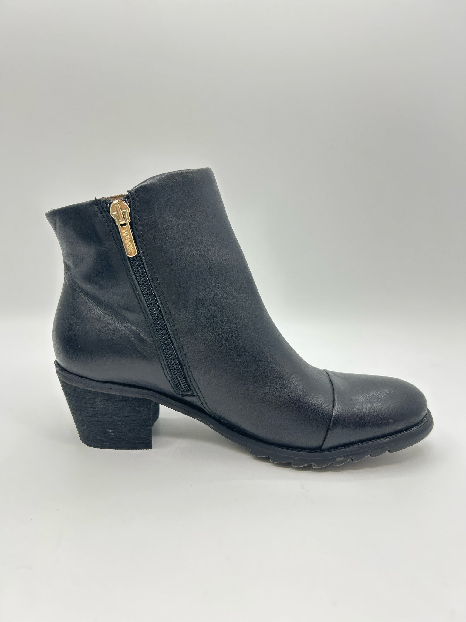 PIKOLINOS Size 37/6-6.5 Black Women Booties