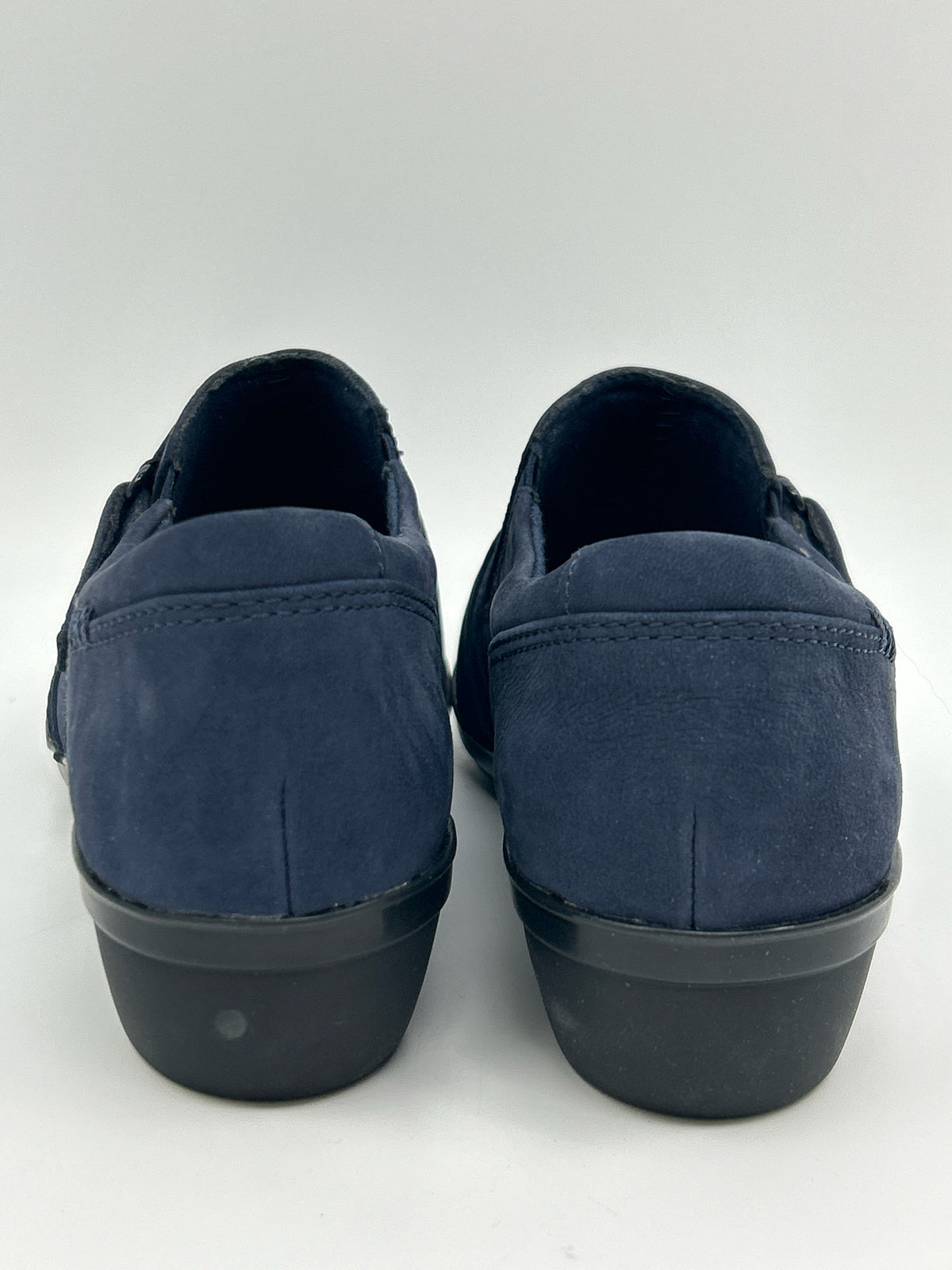 CLARKS COLLECTION NWOB Size 7 Navy Women Shoes