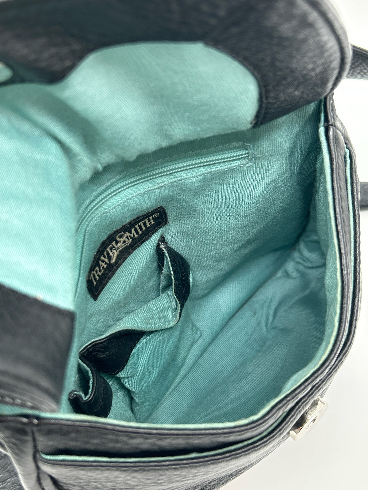 TRAVELSMITH Black Women Purse