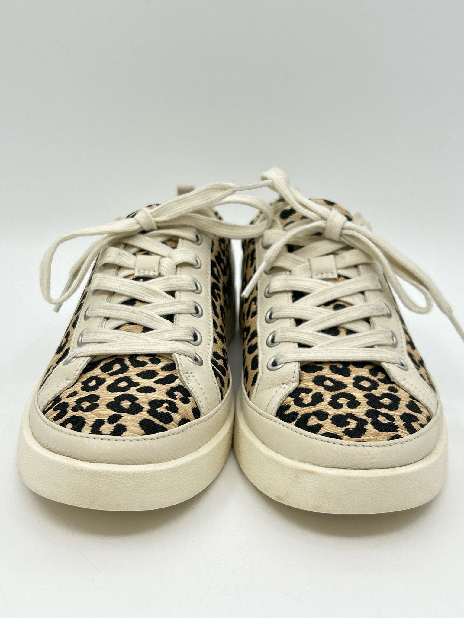 VIONIC Size 9 WHITE AND BEIGE Women Sneakers