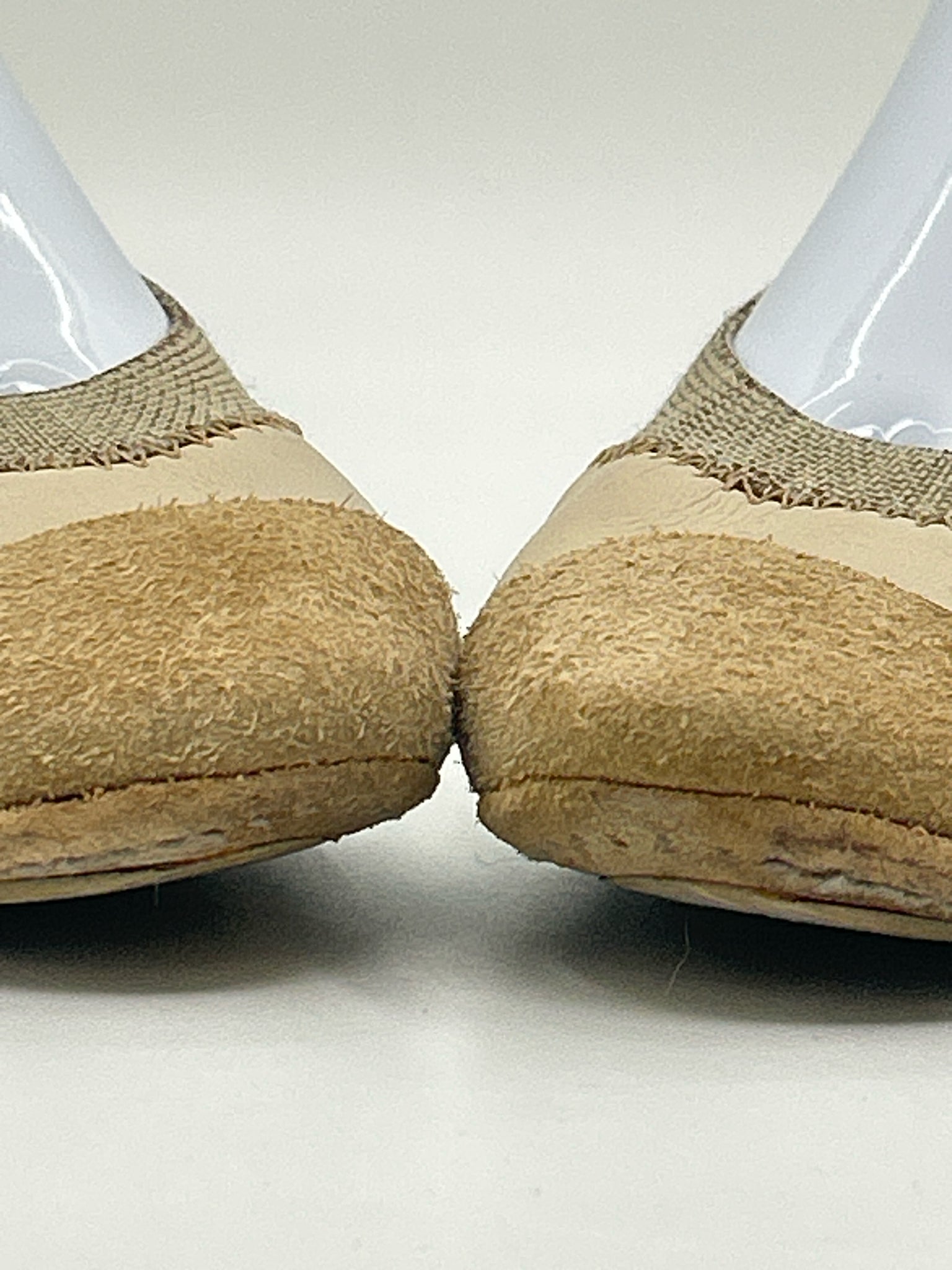 CHANEL Size 38 Cream Women Pumps