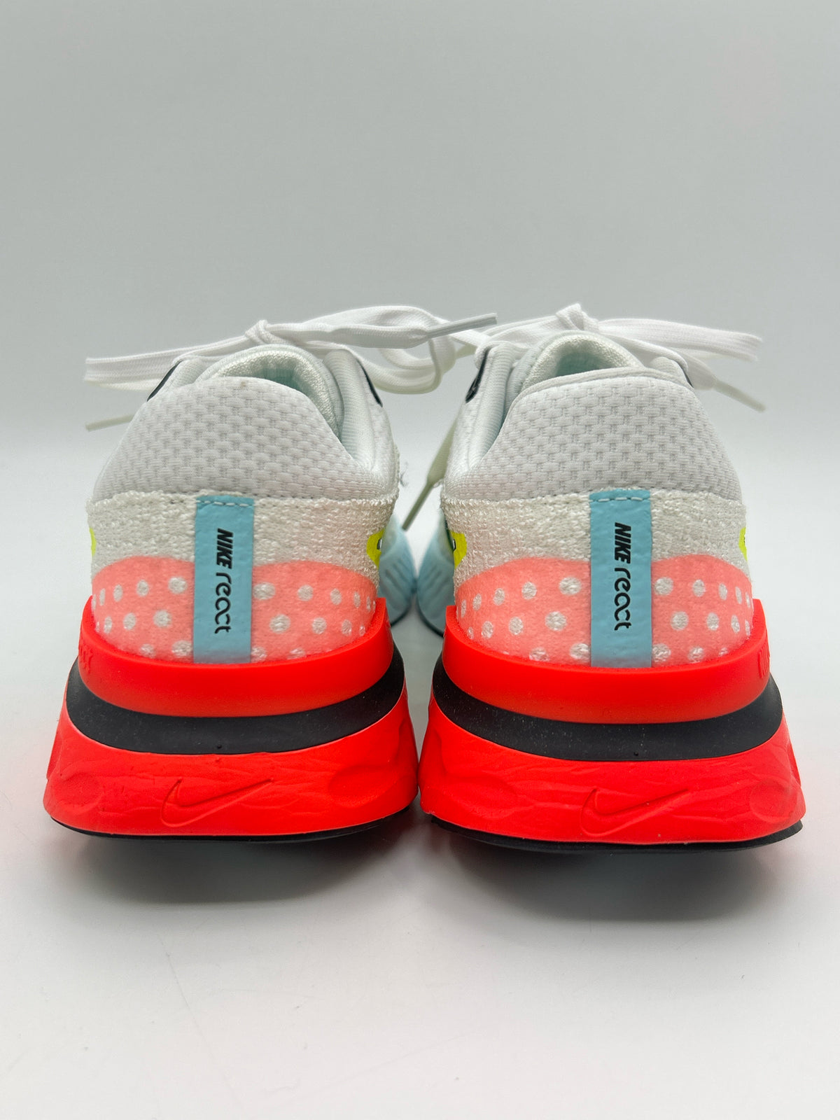 NIKE Size 9 White Women Sneakers