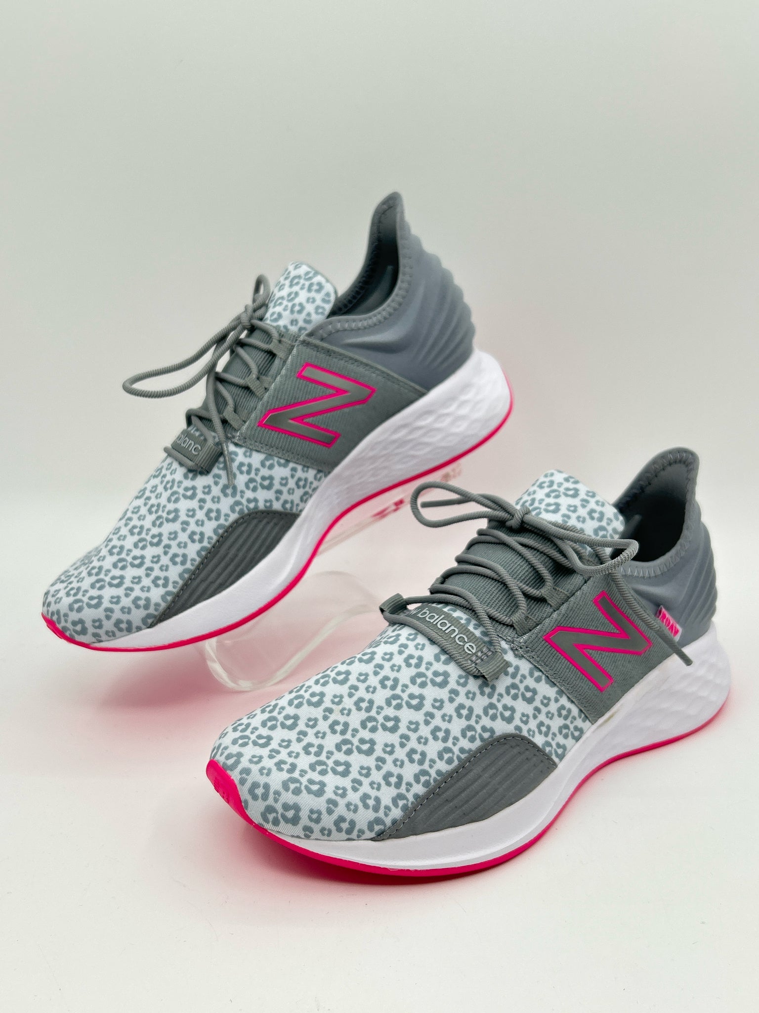 NEW BALANCE Size 7 Grey and pink Women Sneakers