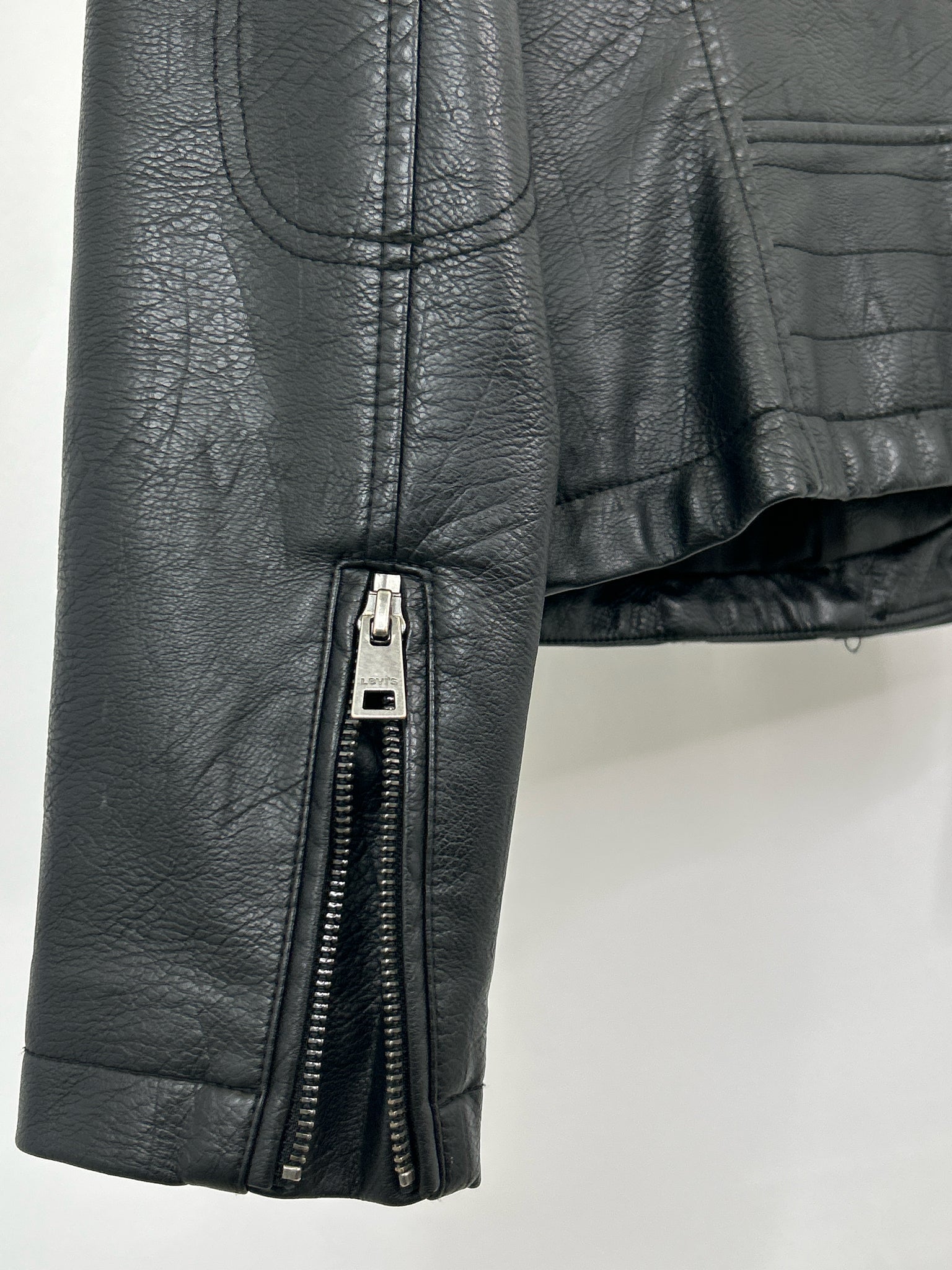 LEVI STRAUSS & CO. Size M Black Women Jacket