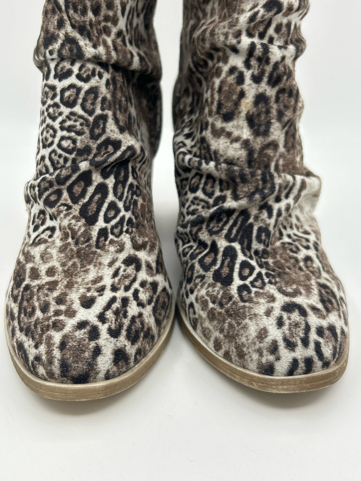 VERY G Size 6 black and grey Women Booties