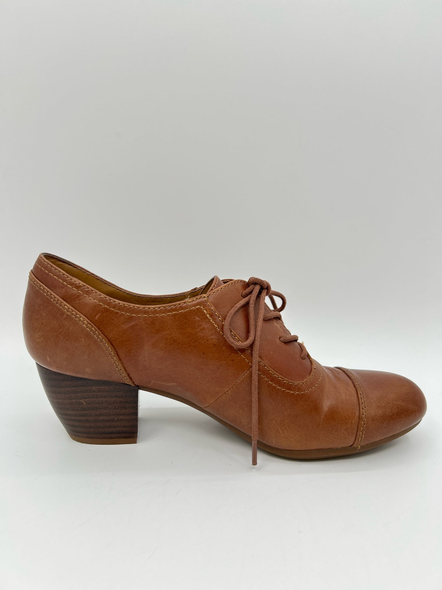 COMFORTIVA Size 9.5M Tan Women Pumps