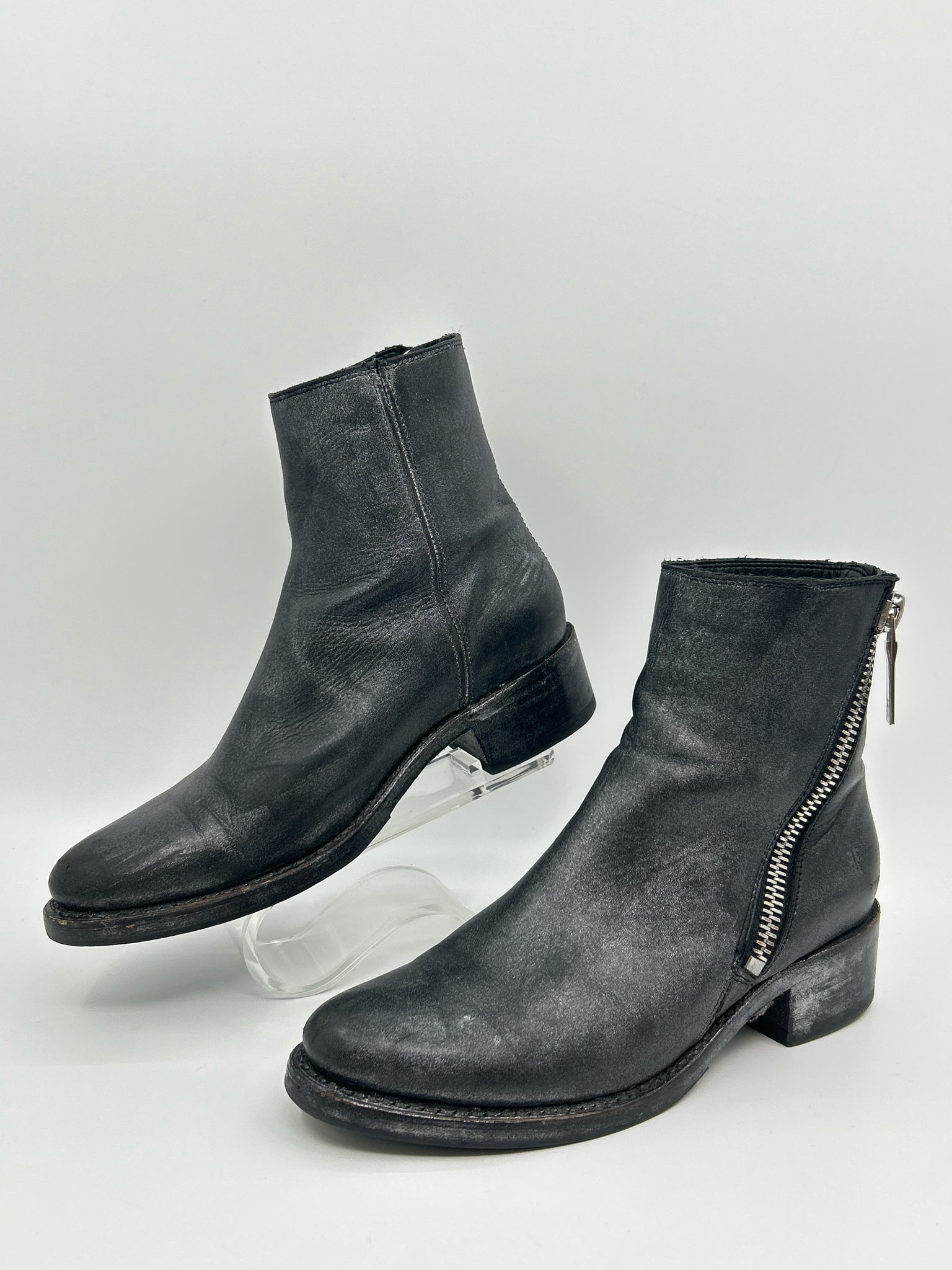 FRYE Size 7B METALLIC GREY Women Booties