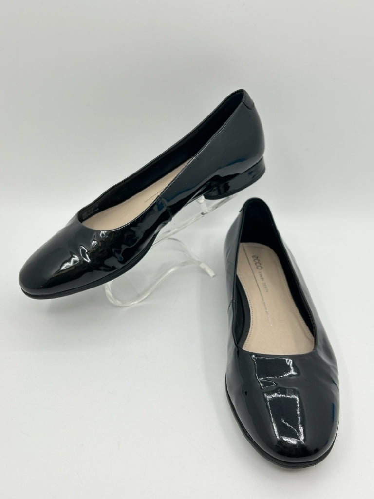 ECCO Women Size 8 Black Flats