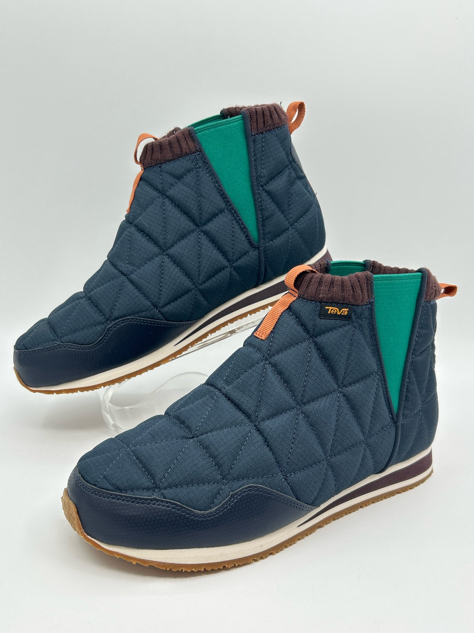 TEVA NWOB Size 10 Navy Women Shoes