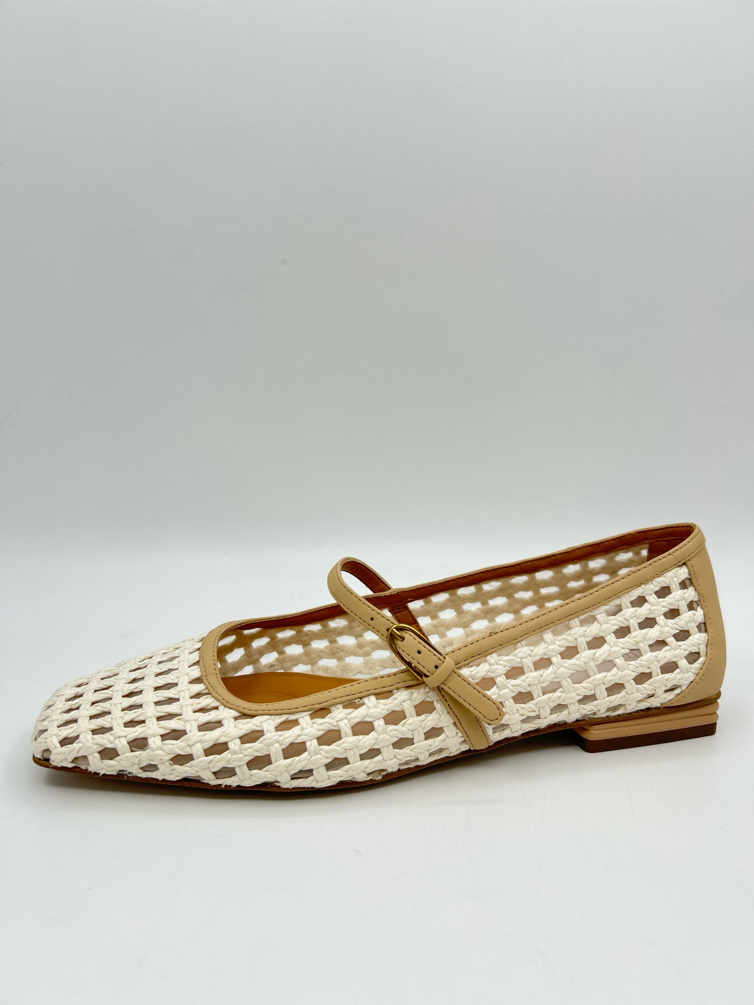 FRANCO SARTO Size 10M Ivory Women Flats