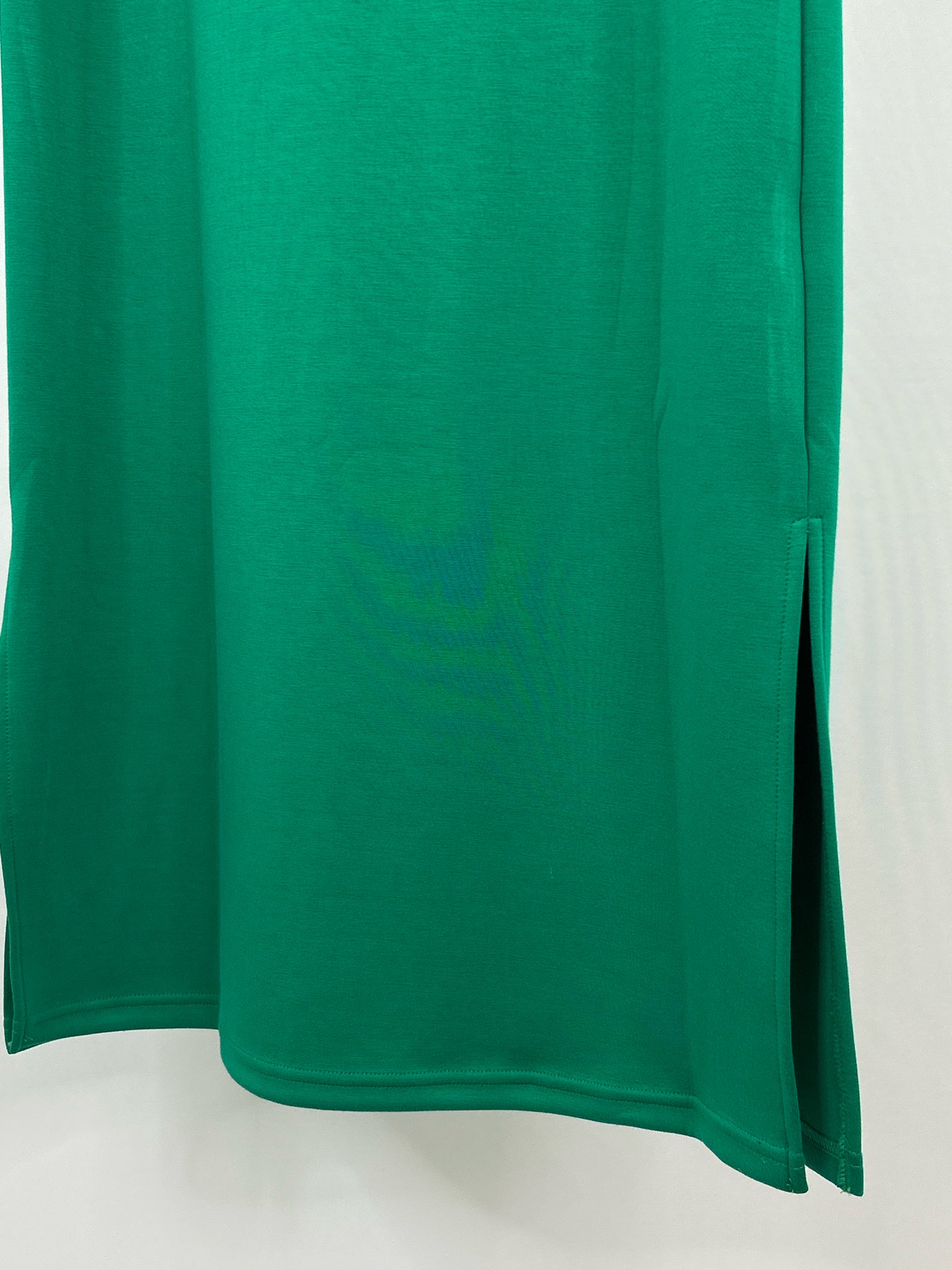 The Willow Tree Boutique Size M Green Women Dress