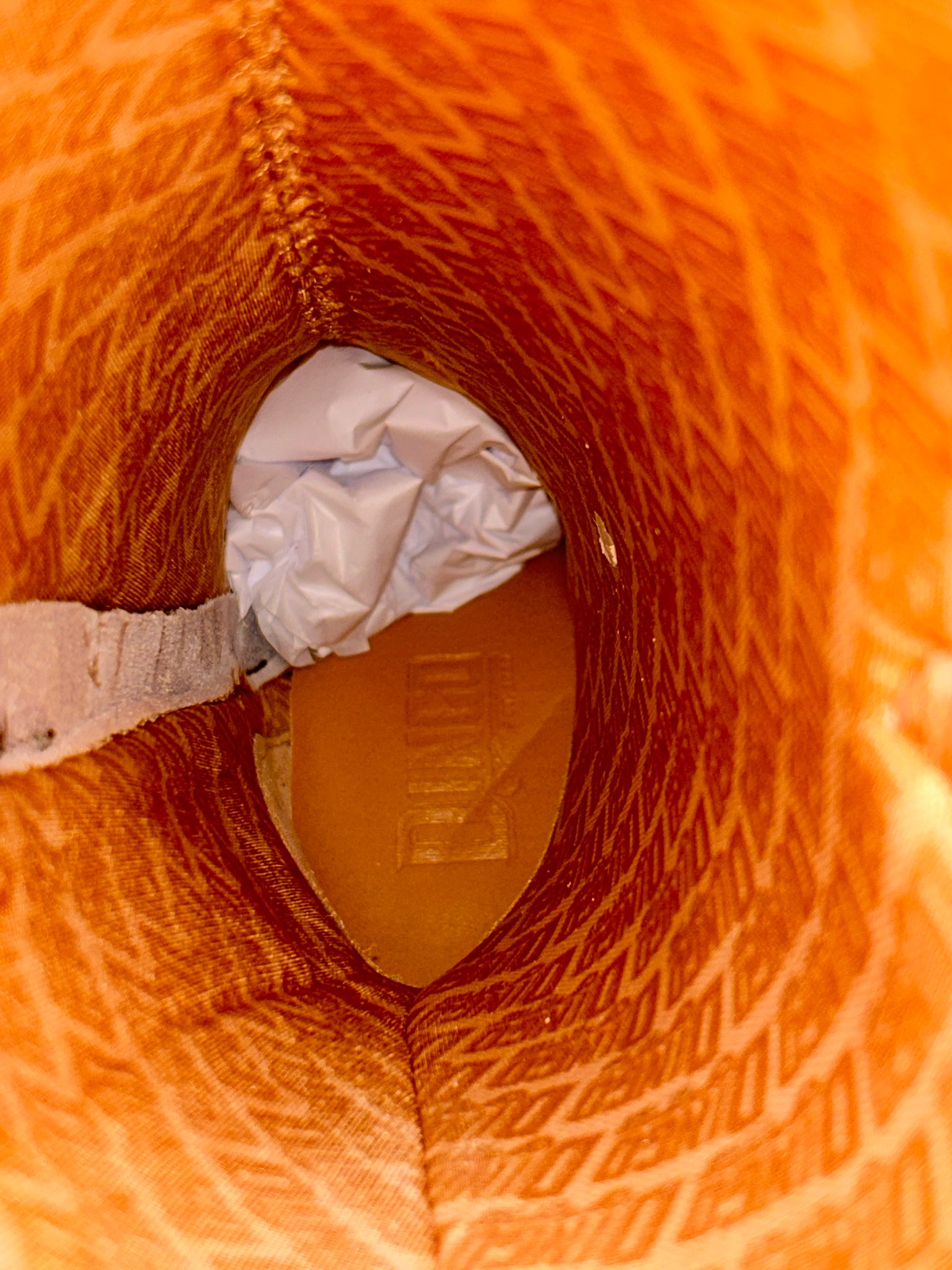 DINGO Size 8.5M tan & black Women Boots