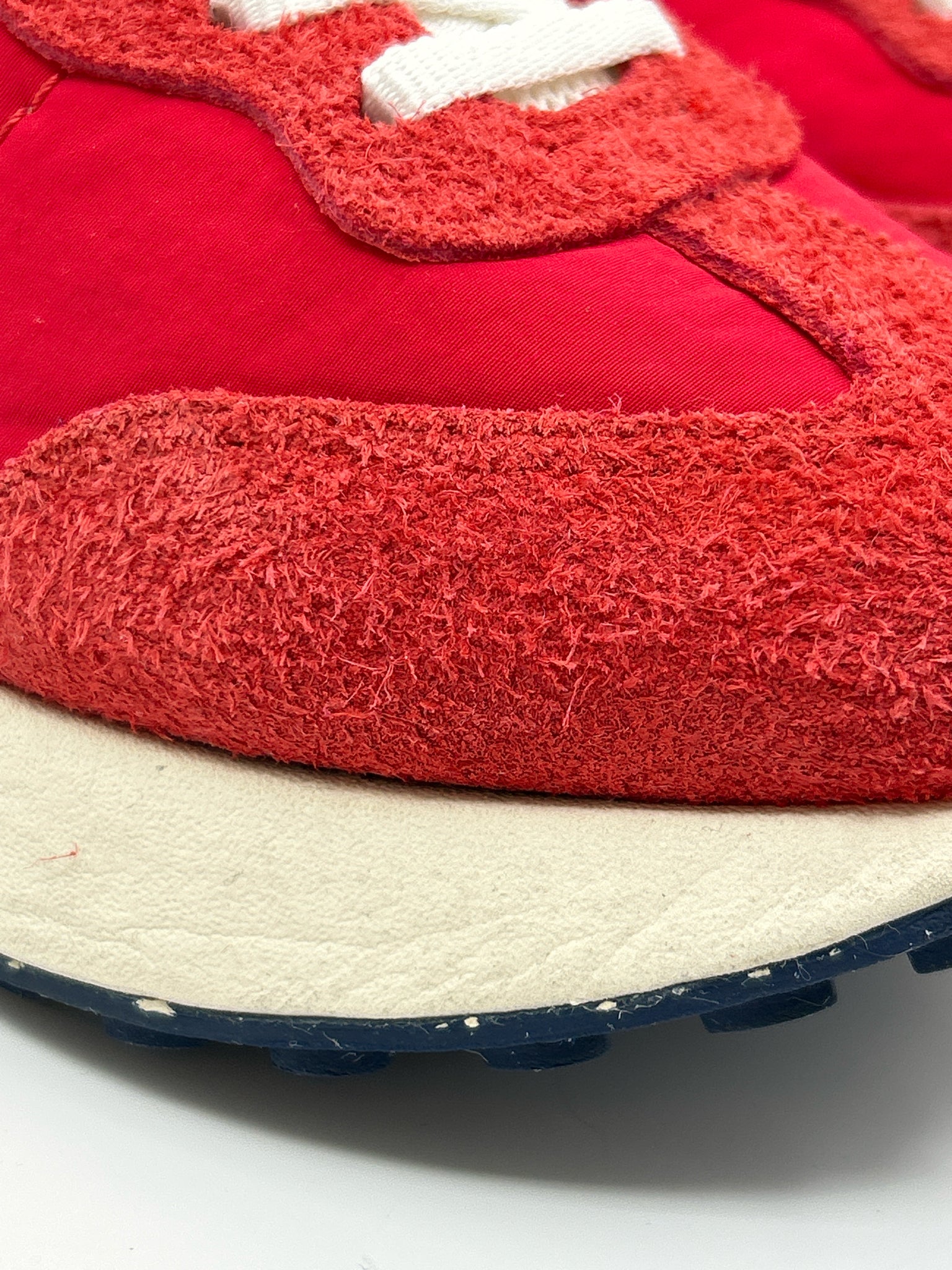 SEAVEES Size 7.5 red and white Women Sneakers