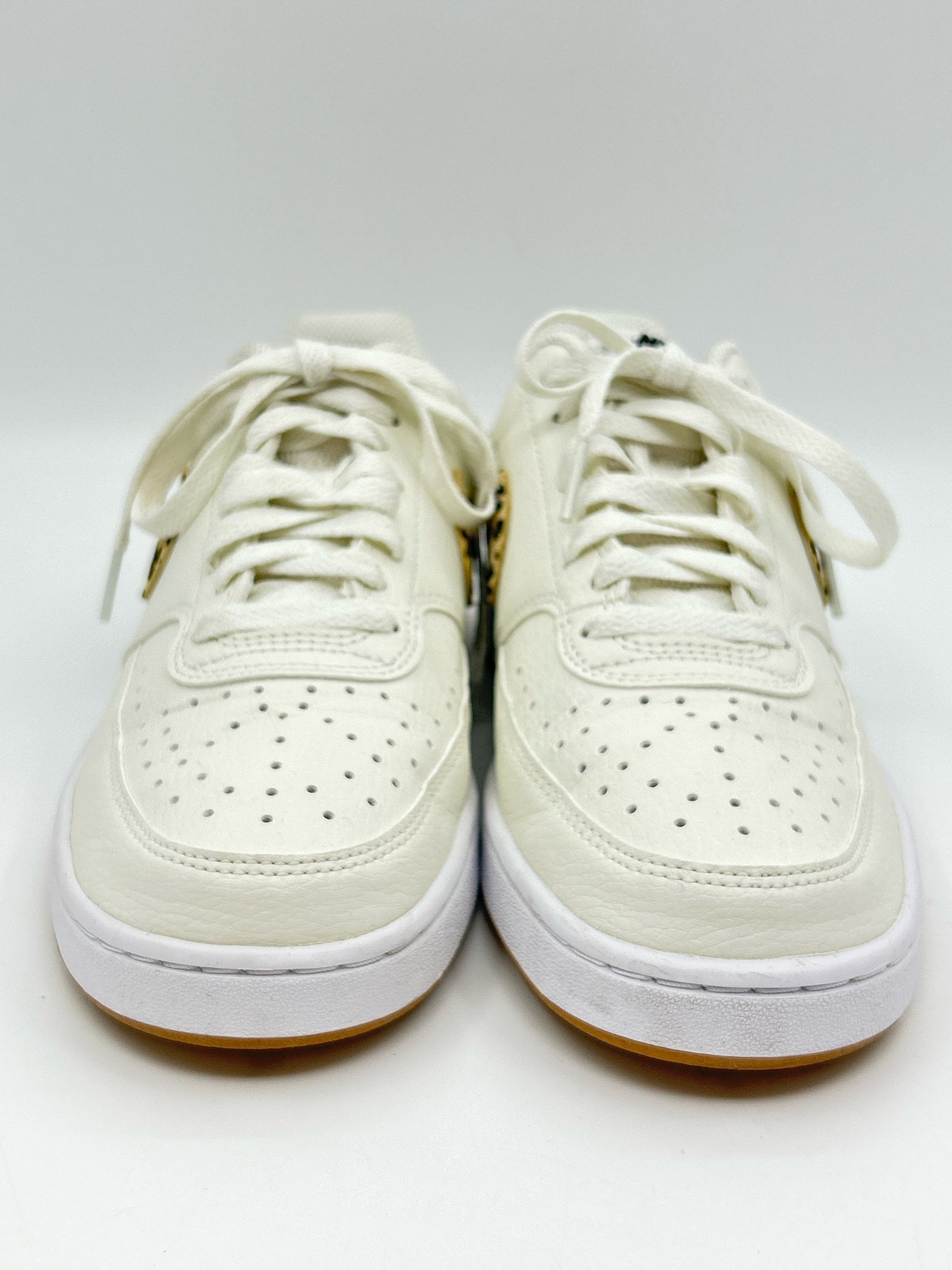 NIKE Size 8 Ivory and White Women Sneakers