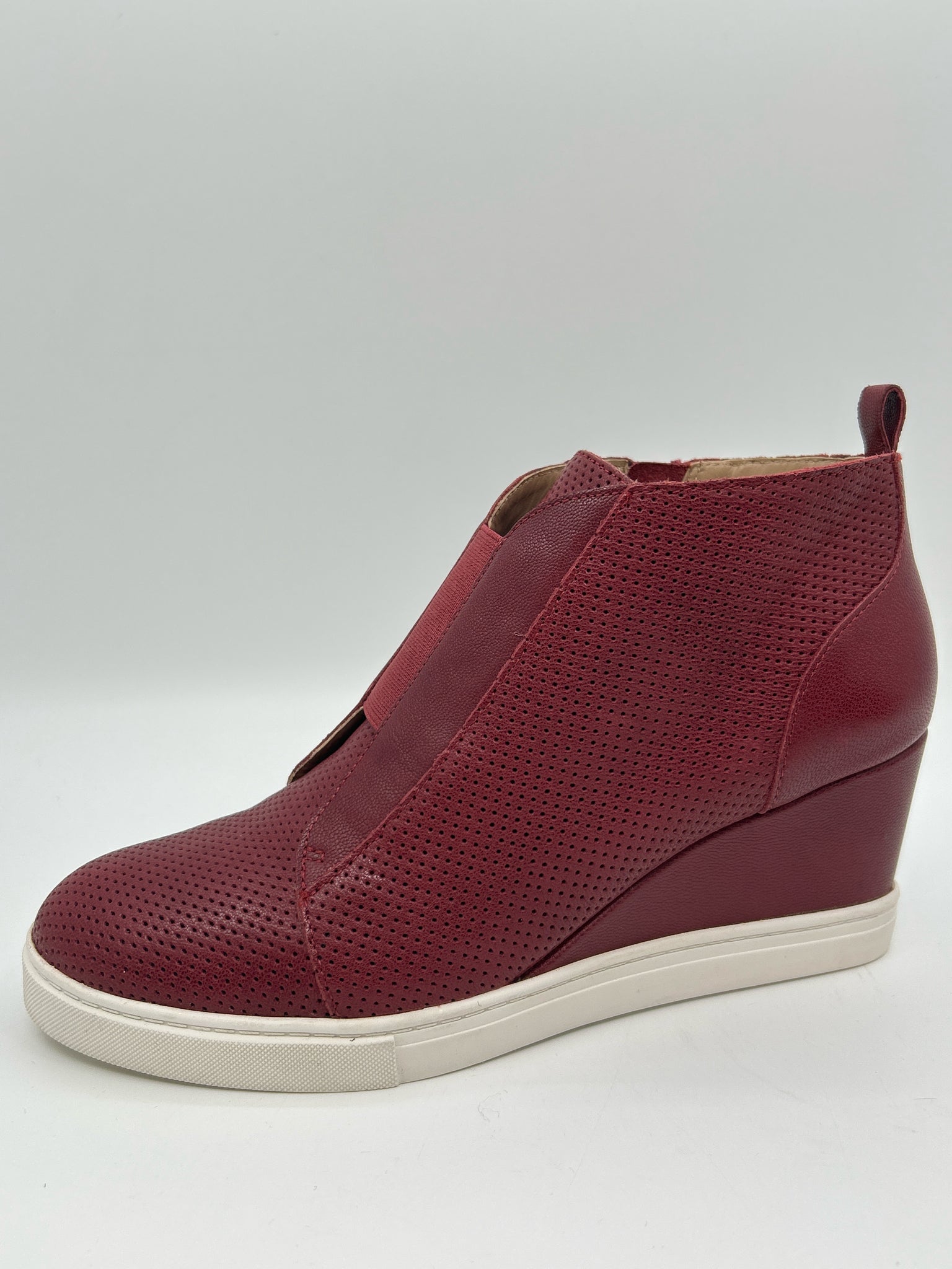 LINEA PAOLO Size 8M Red Women Sneakers