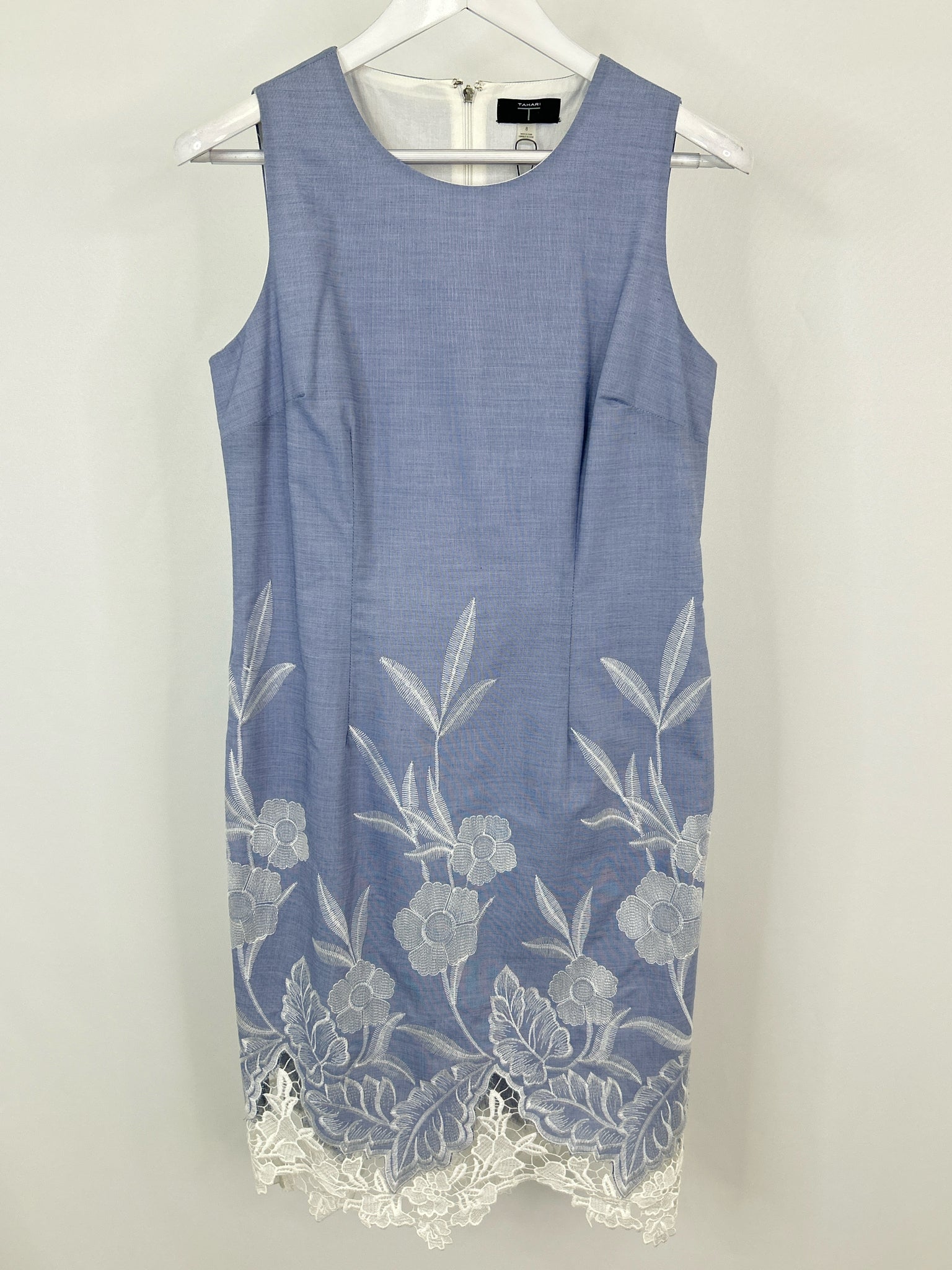 TAHARI NWT Size 8 BLUE & WHITE Women Dress TAHARI NWT Size 8 BLUE & WHITE Women Dress