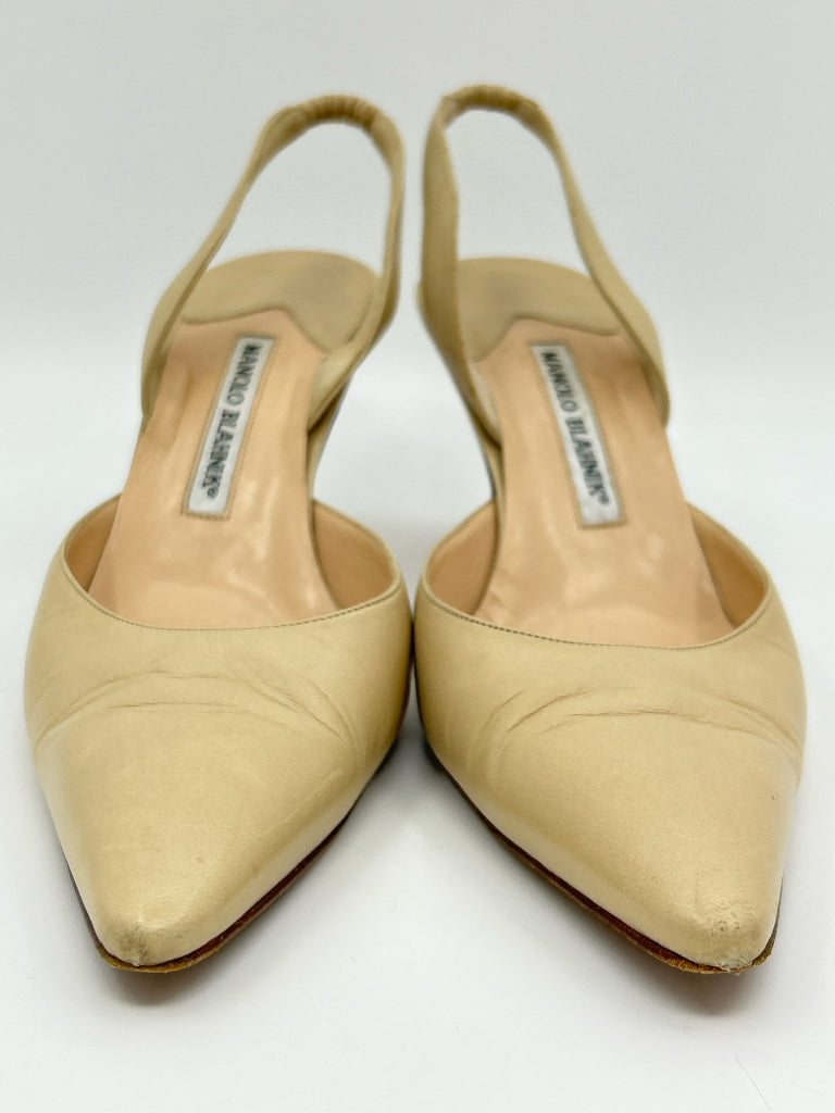 MANOLO BLAHNIK Size 40 Beige Women's Pumps