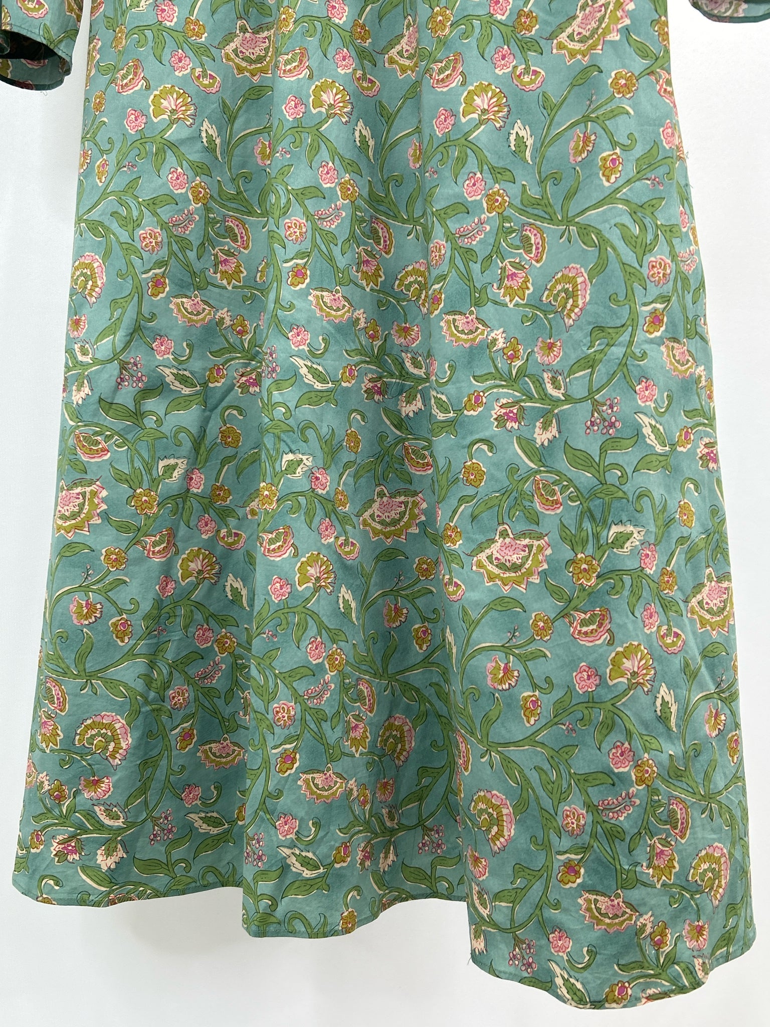 Hyacinth House Size M Green Floral Women Dress