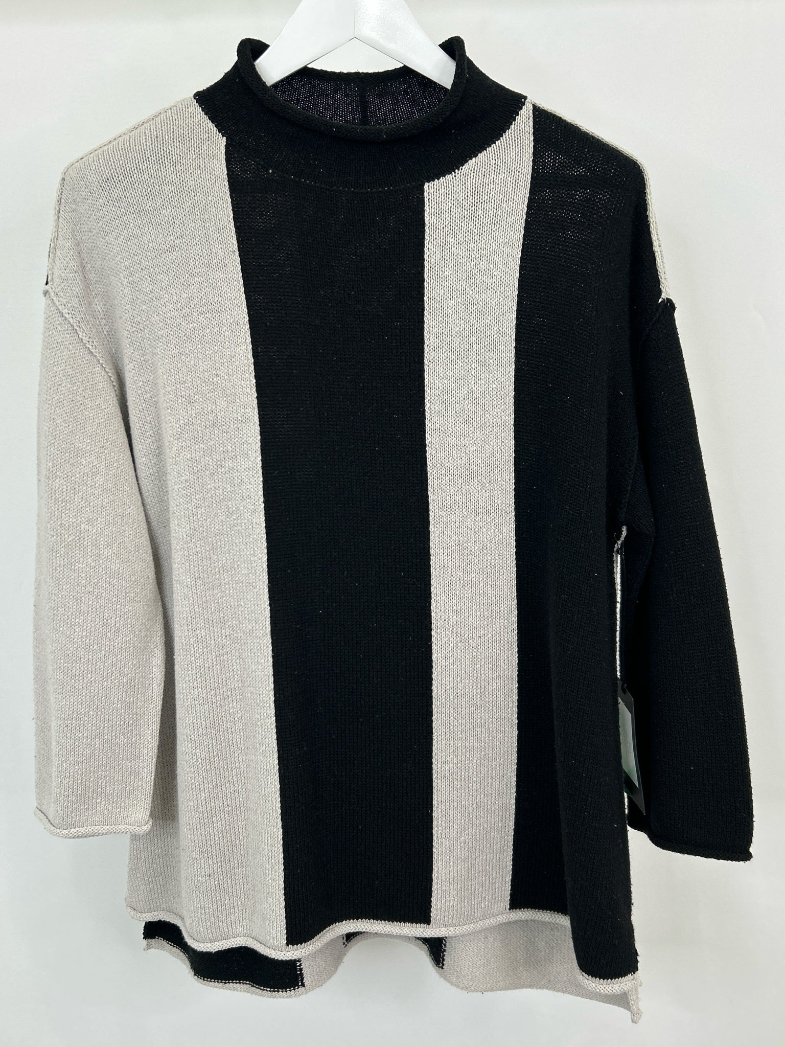 OLIVIA BY HABITAT CLOTHES Size S black and grey Women Sweater