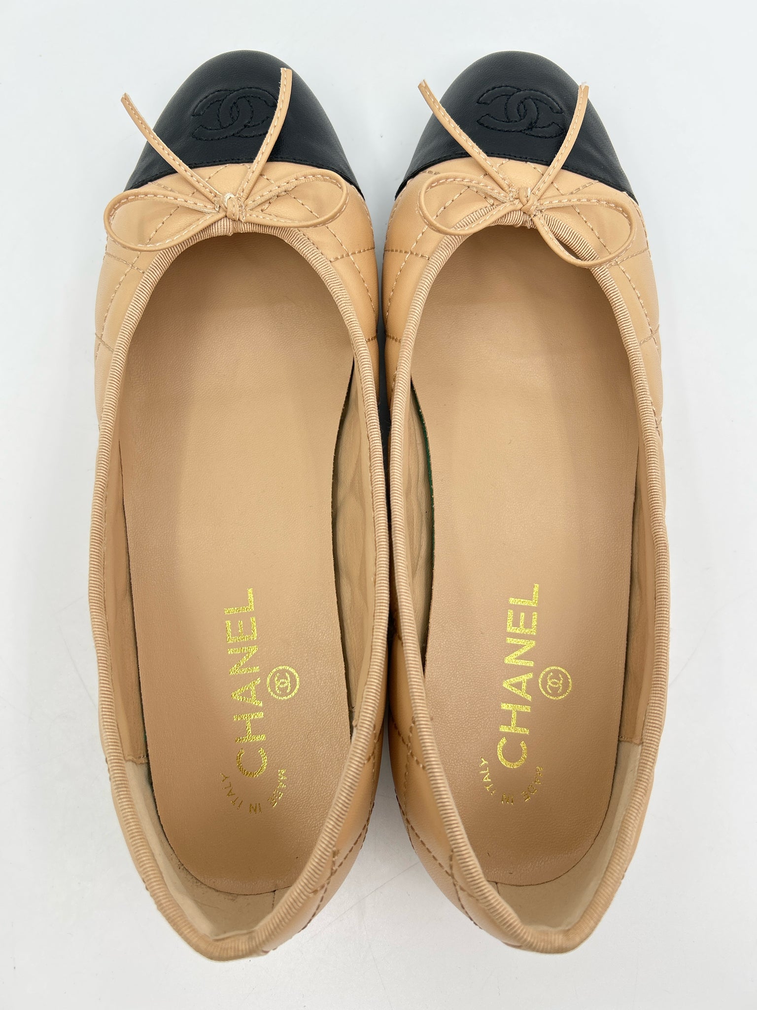 CHANEL Size 41 Beige & Black Women Flats