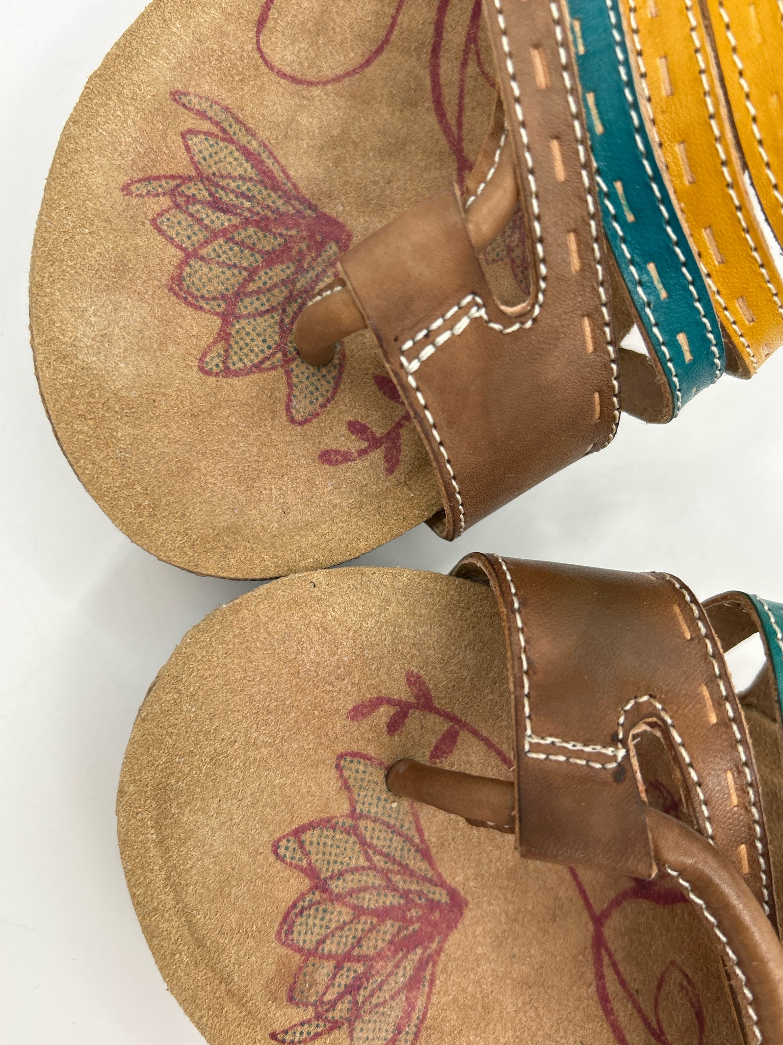 L'ARTISTE Size 40/9.5 Multi-Color Women Sandal