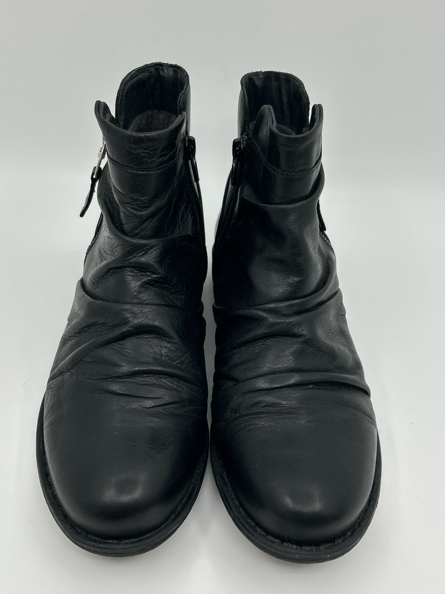 MIZ MOOZ Size 37 Black Women Booties
