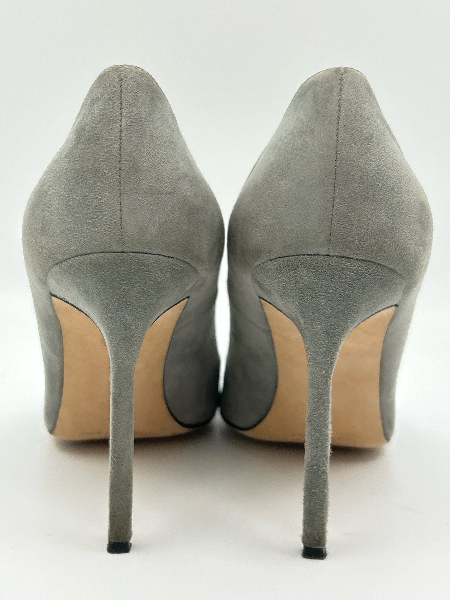 MANOLO BLAHNIK Size 38/8 Gray Women Pumps