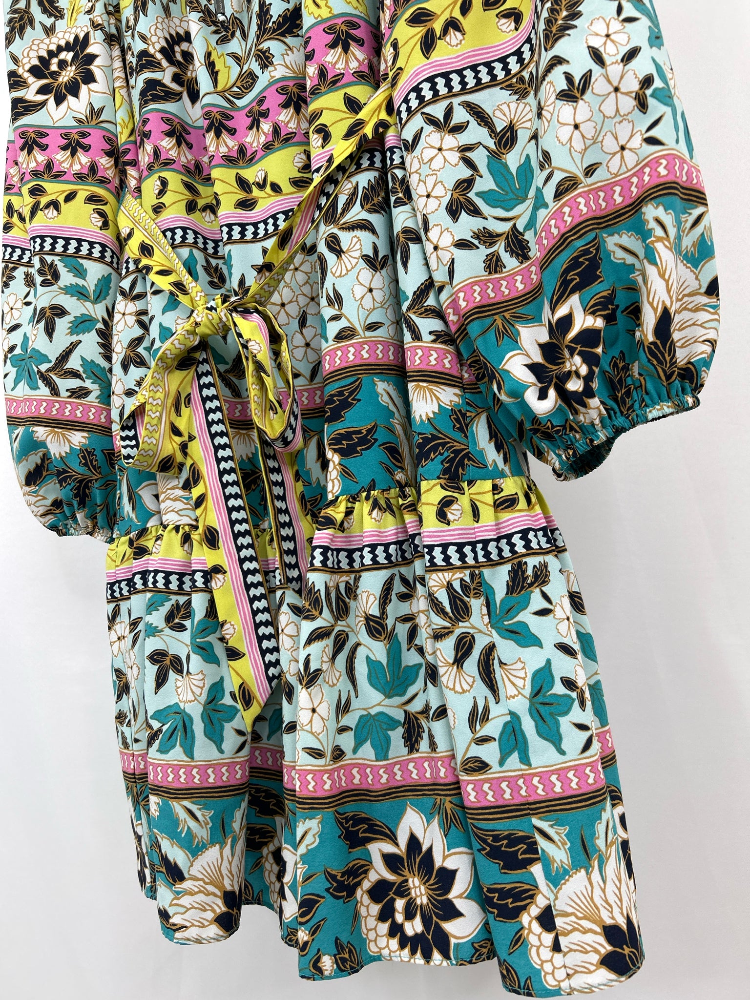 VINCE CAMUTO Size 8 AQUA PRINT Women Dress