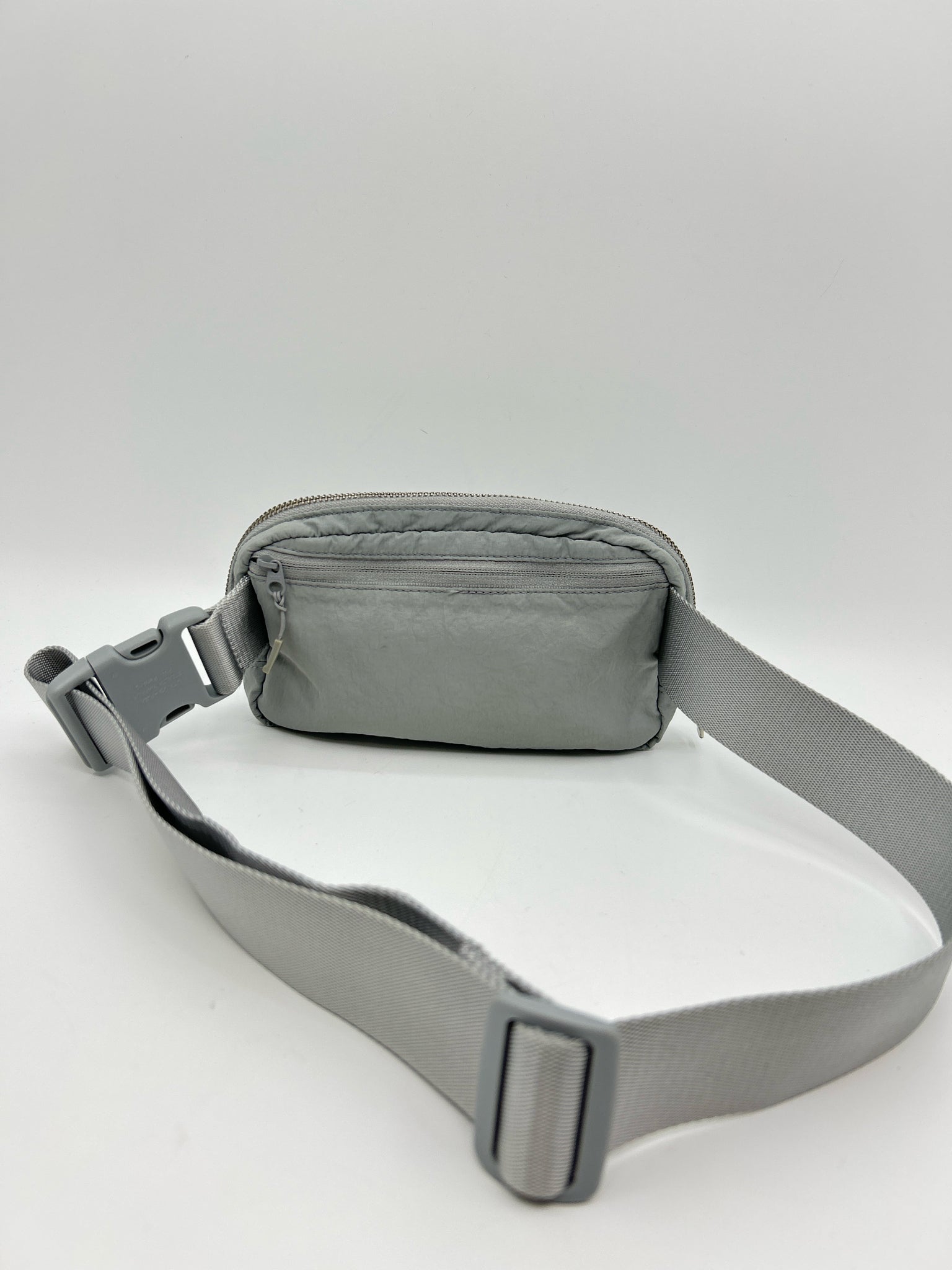 LULULEMON Gray Women Purse