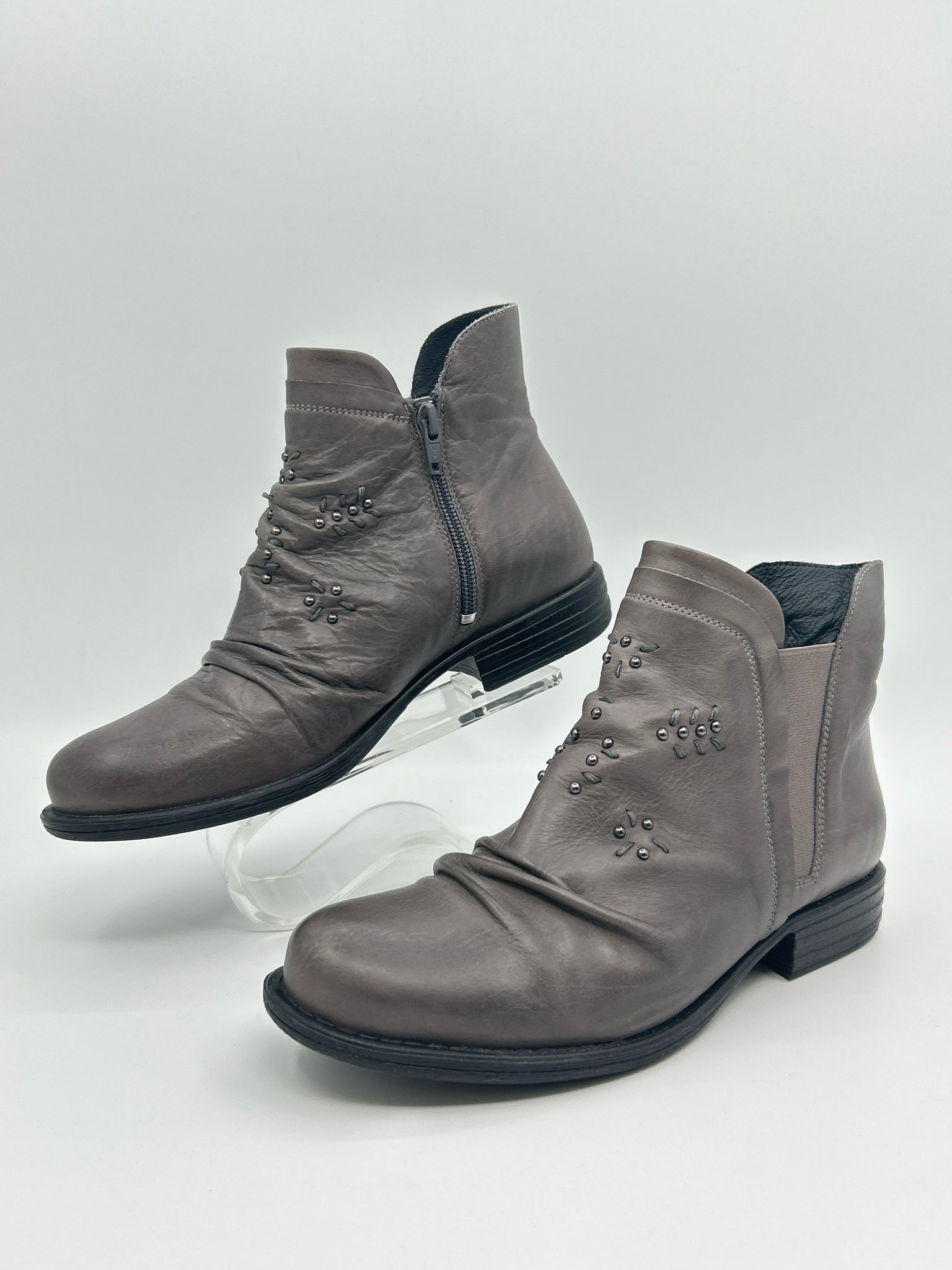 MIZ MOOZ Size 37 Dark Gray Women Booties