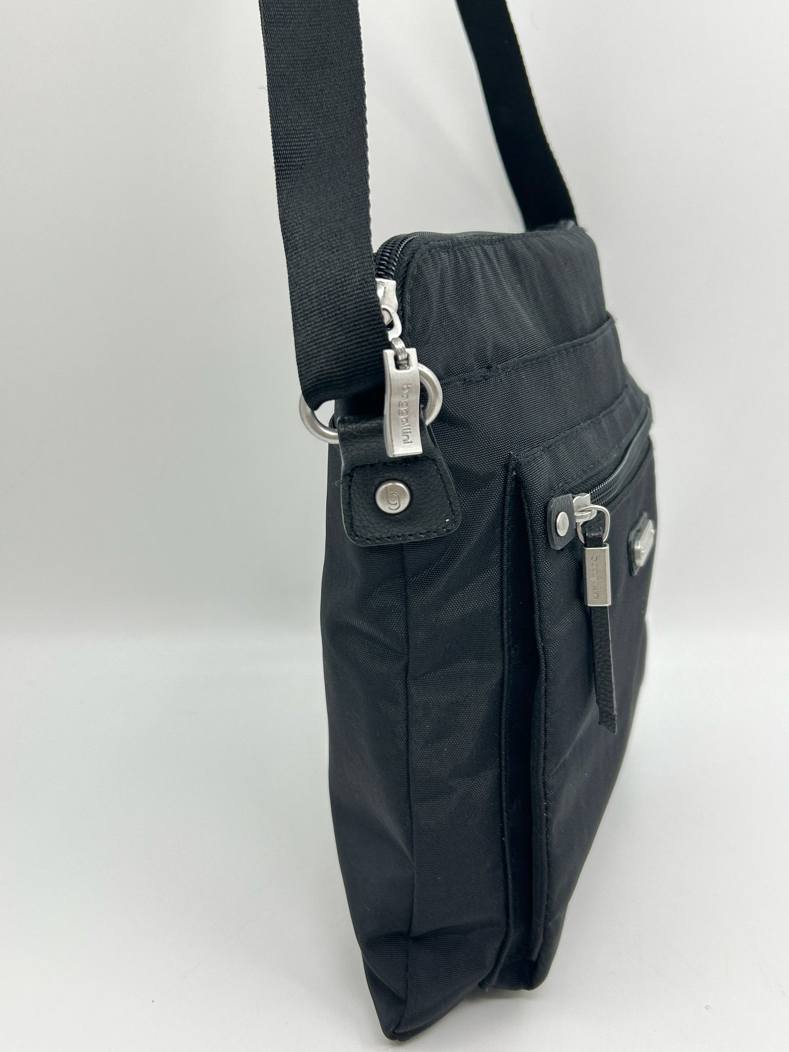 BAGGALLINI Black Women Purse